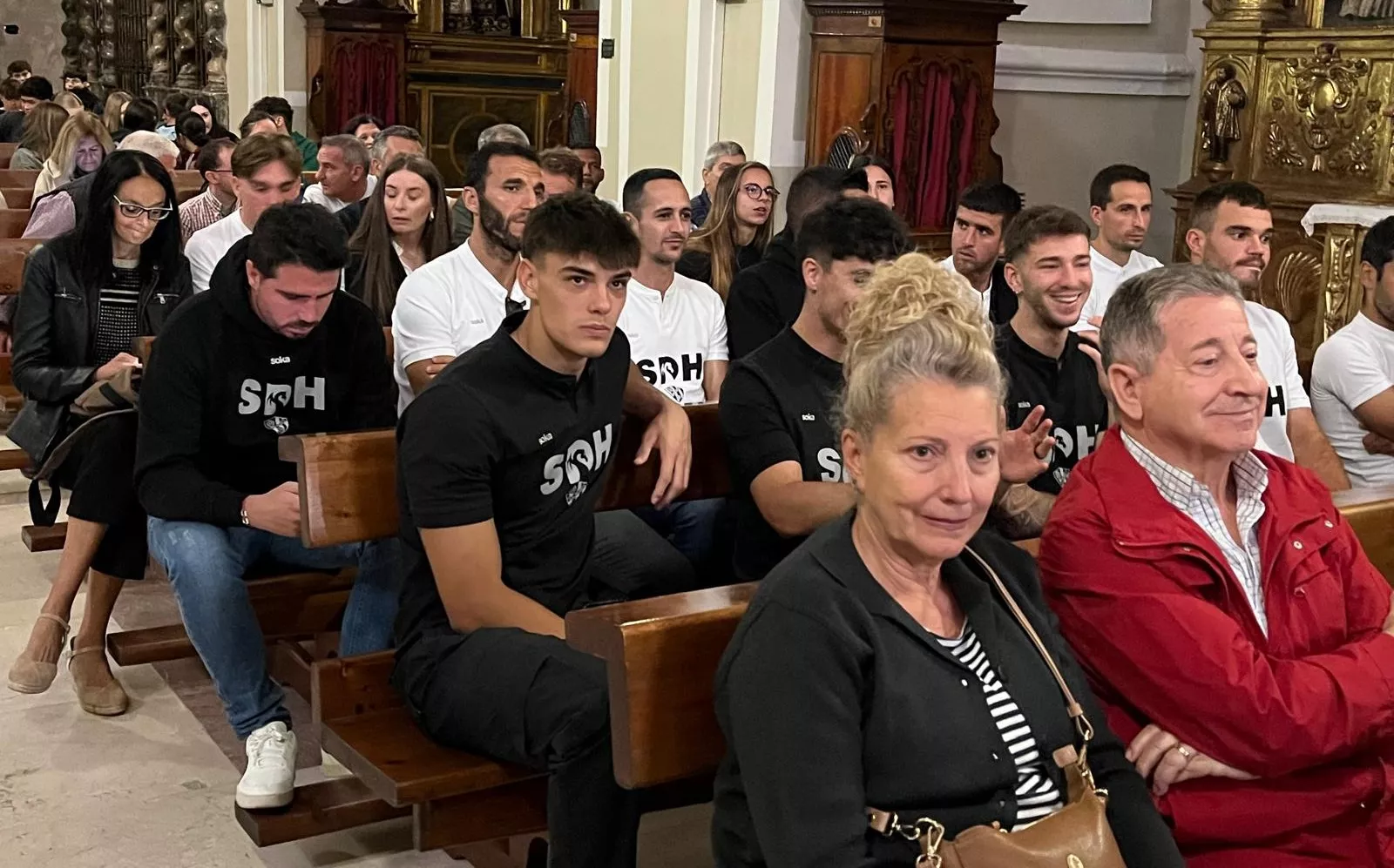 Ofrenda de Flores de la SD Huesca a San Lorenzo. Foto Mercedes Manterola