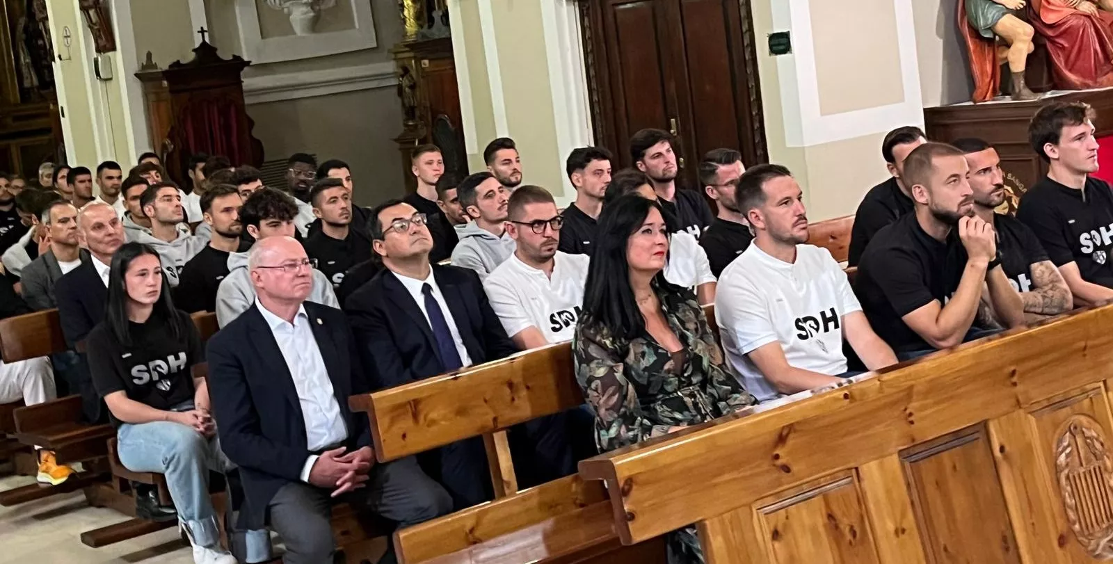 Ofrenda de Flores de la SD Huesca a San Lorenzo. Foto Mercedes Manterola