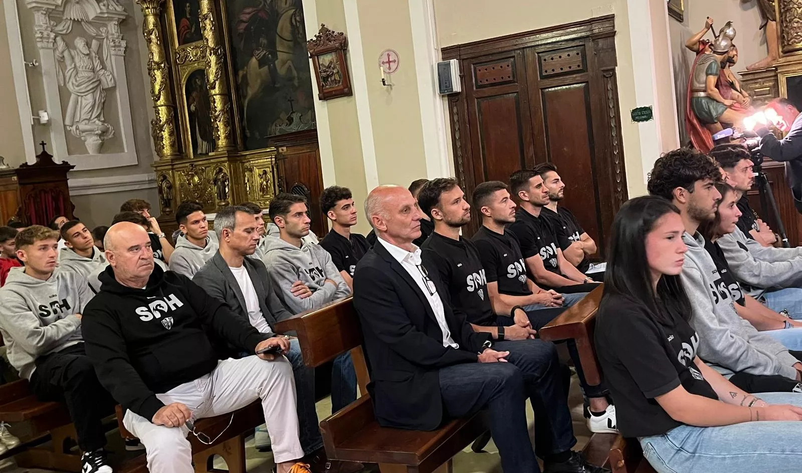 Ofrenda de Flores de la SD Huesca a San Lorenzo. Foto Mercedes Manterola