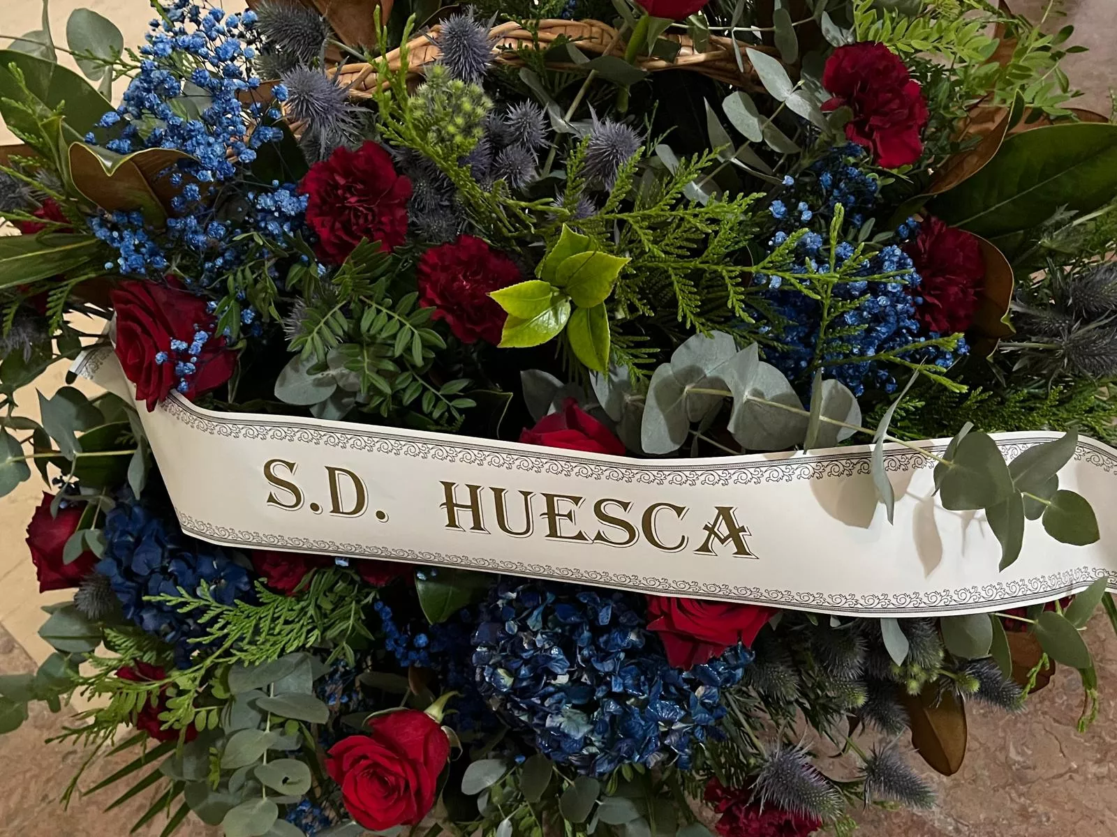 Ofrenda de Flores de la SD Huesca a San Lorenzo. Foto Mercedes Manterola