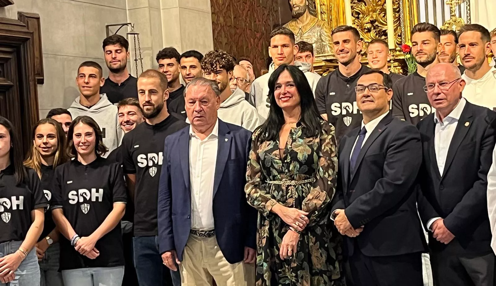 Ofrenda de Flores de la SD Huesca a San Lorenzo. Foto Mercedes Manterola