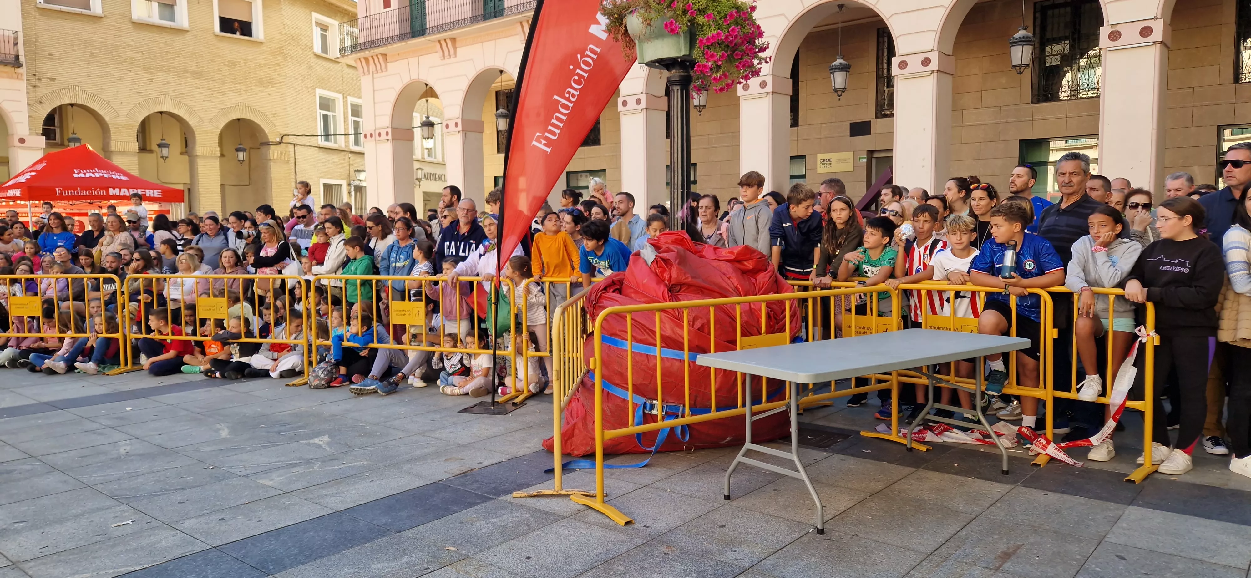 Simulacro de accidente en la plaza López Allué. Foto Myriam Martínez 