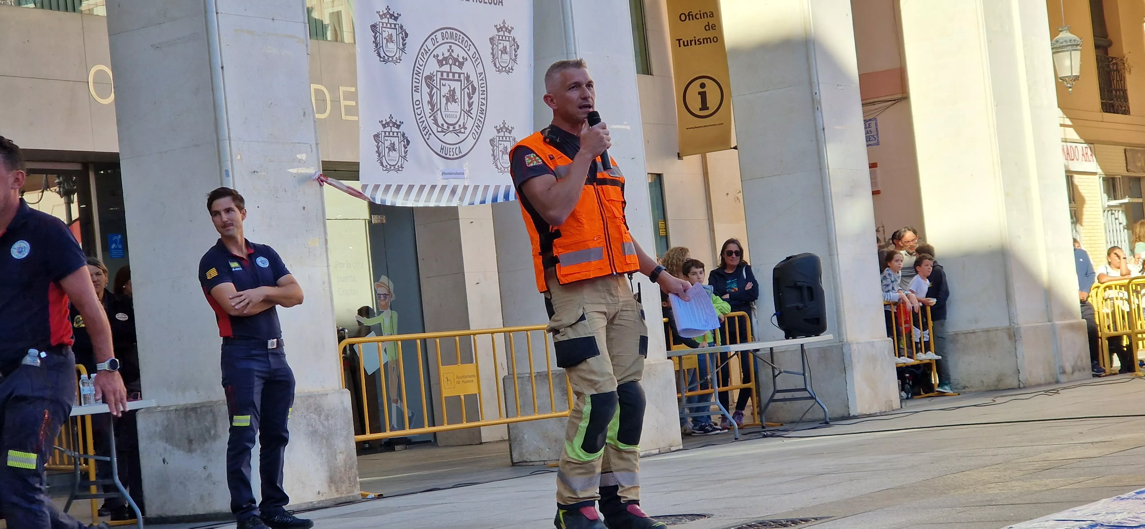 Simulacro de accidente en la plaza López Allué. Foto Myriam Martínez 
