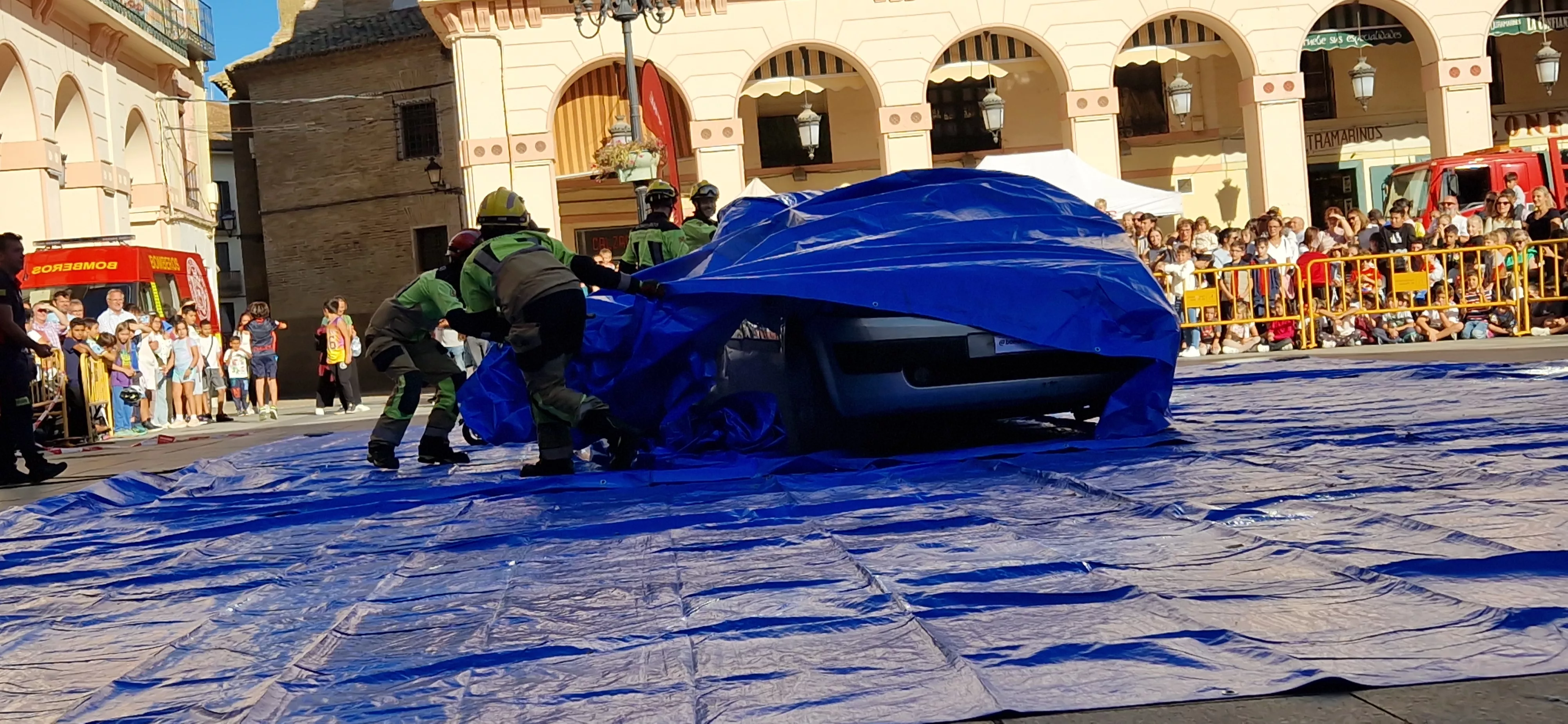 Simulacro de accidente en la plaza López Allué. Foto Myriam Martínez 