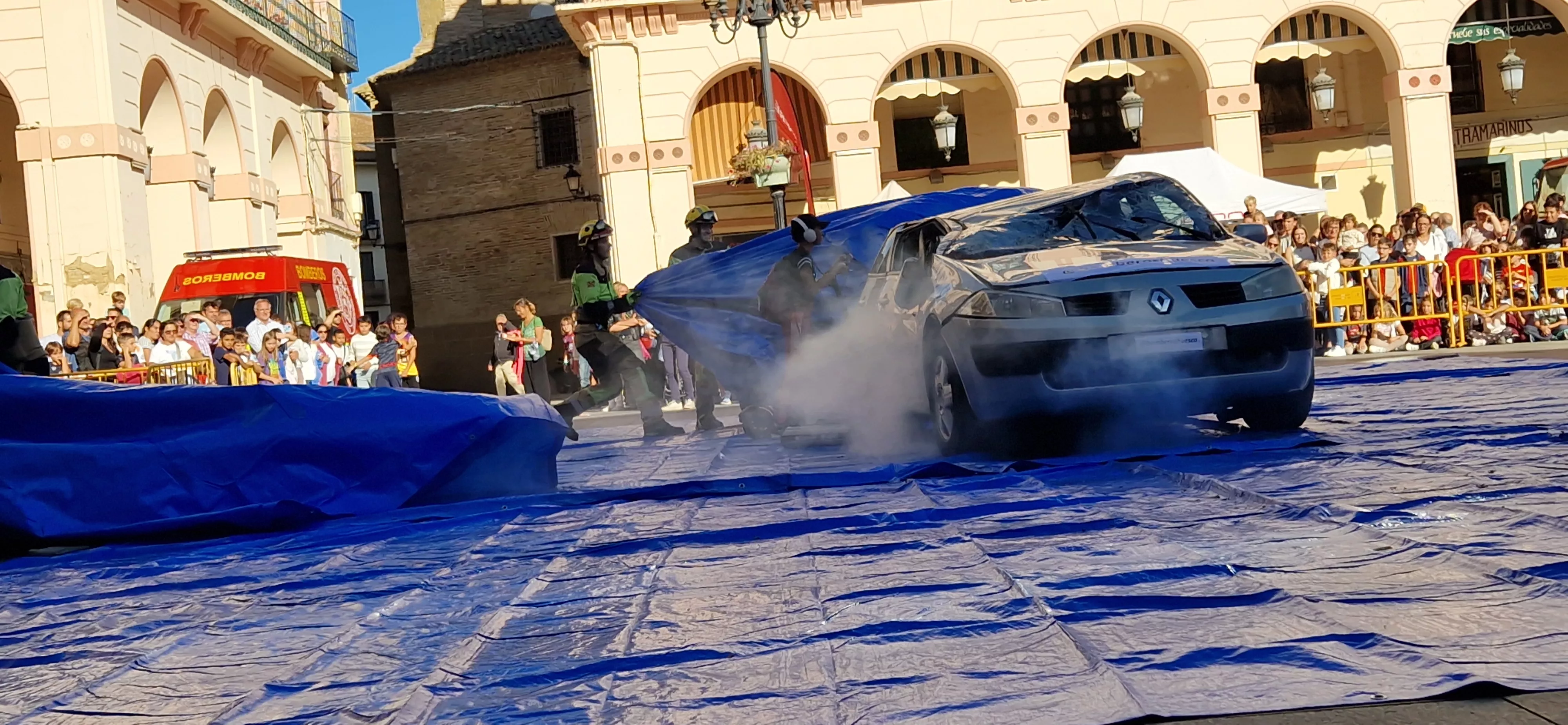 Simulacro de accidente en la plaza López Allué. Foto Myriam Martínez 