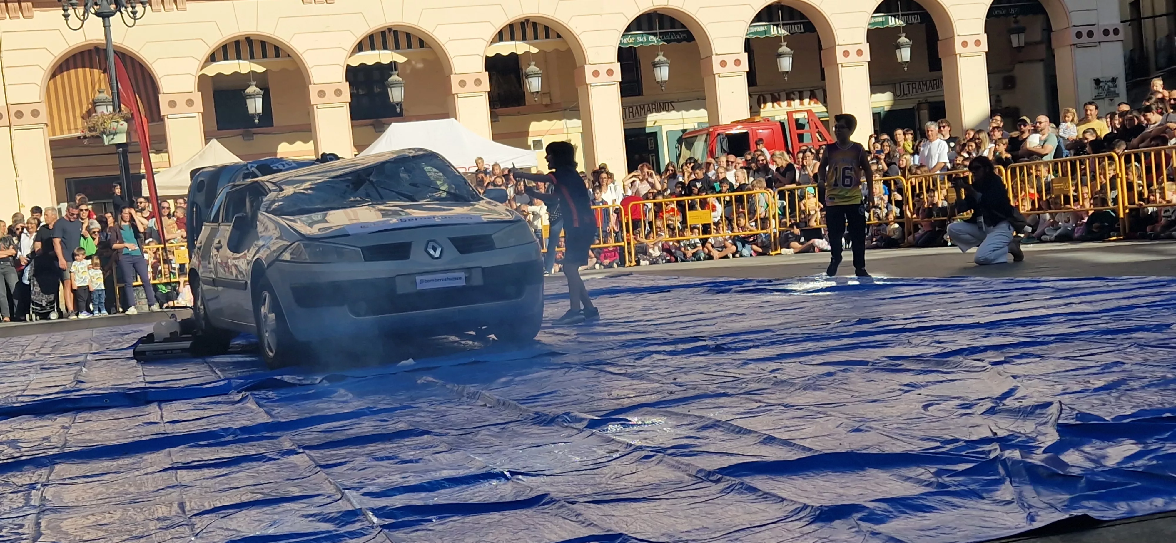 Simulacro de accidente en la plaza López Allué. Foto Myriam Martínez 