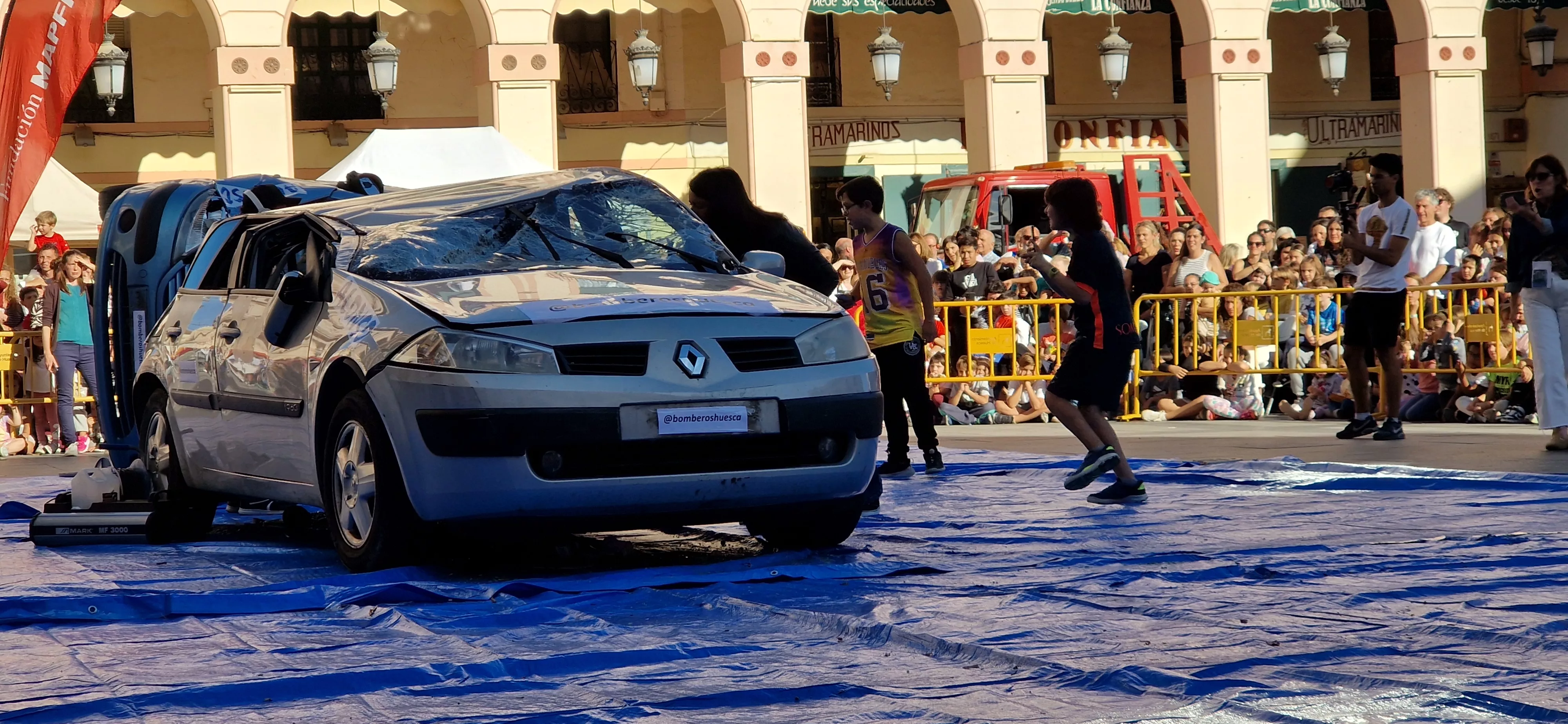 Simulacro de accidente en la plaza López Allué. Foto Myriam Martínez 
