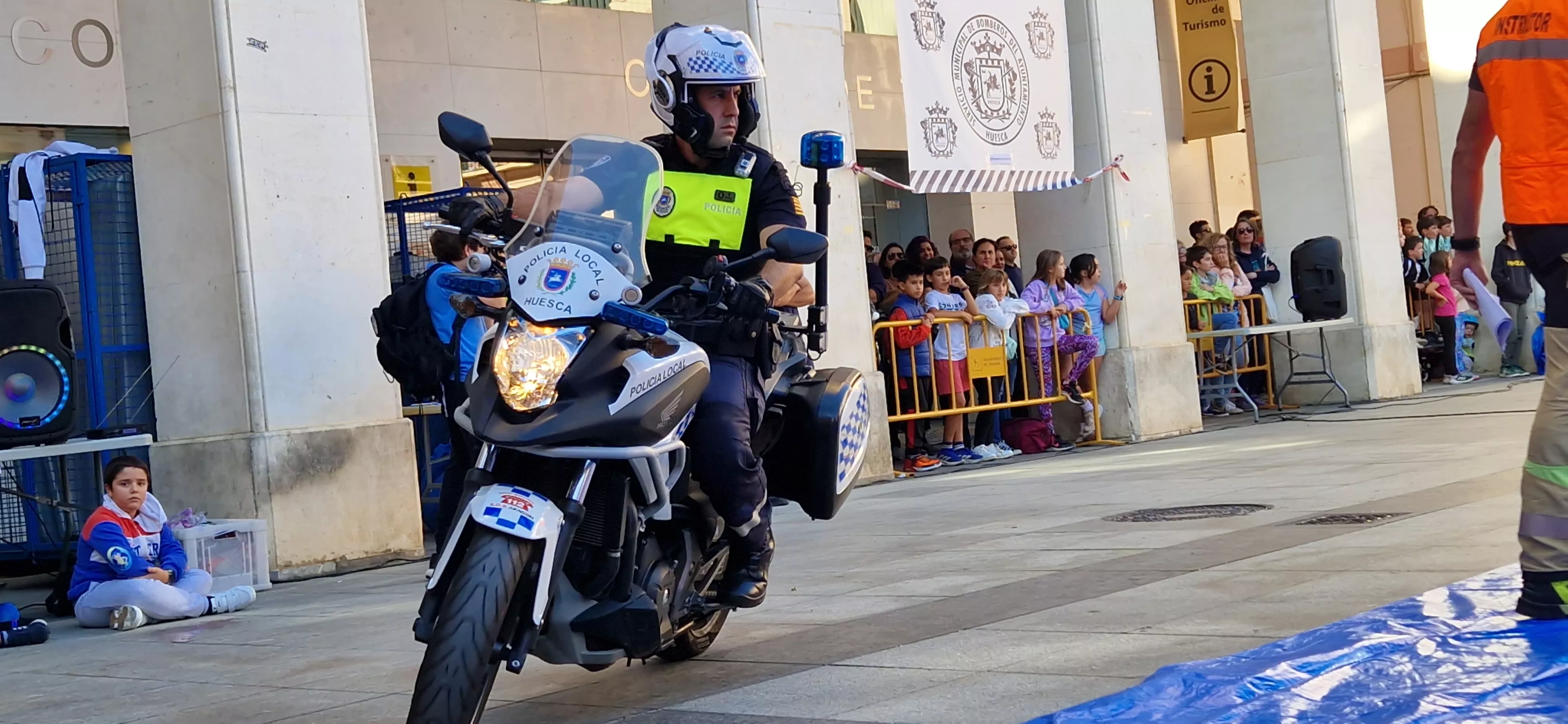 Simulacro de accidente en la plaza López Allué. Foto Myriam Martínez 