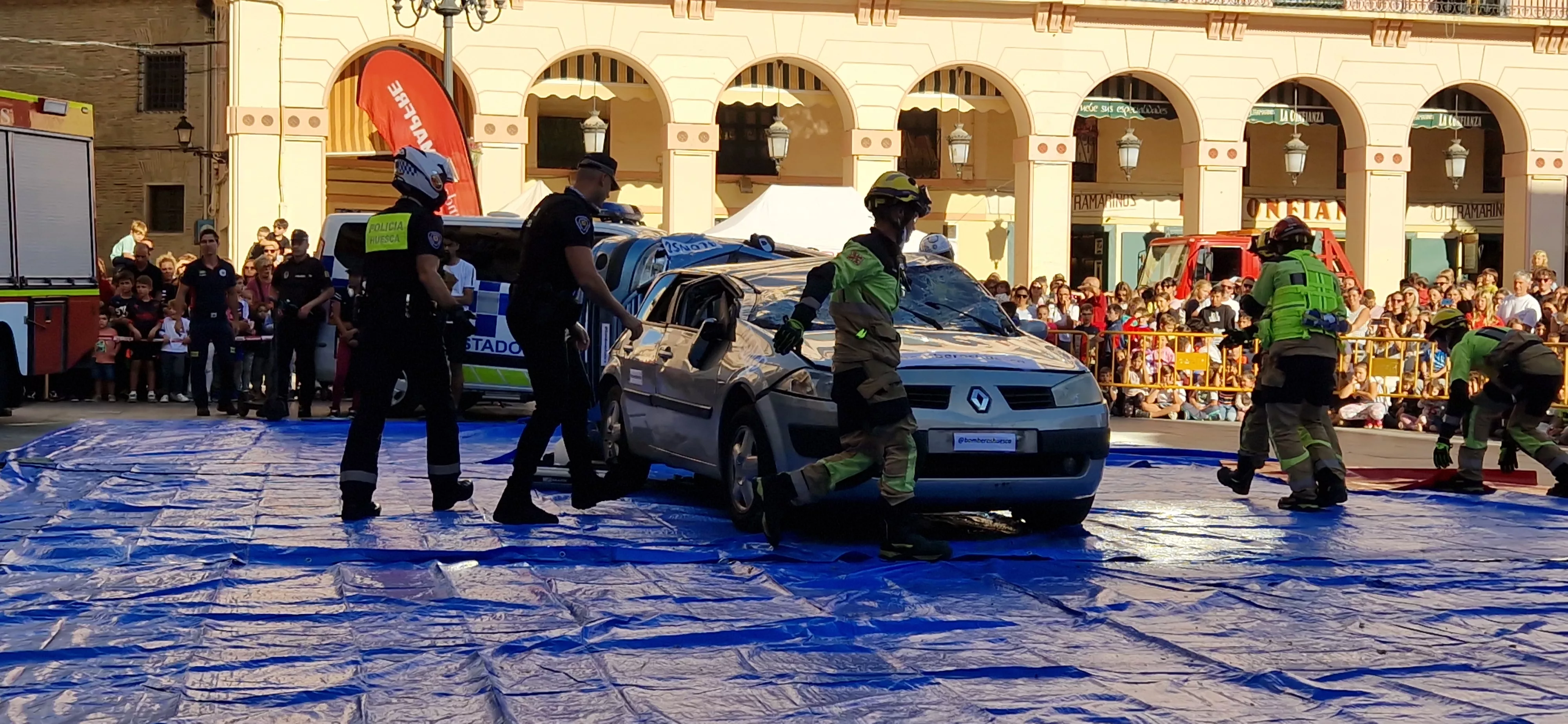 Simulacro de accidente en la plaza López Allué. Foto Myriam Martínez 