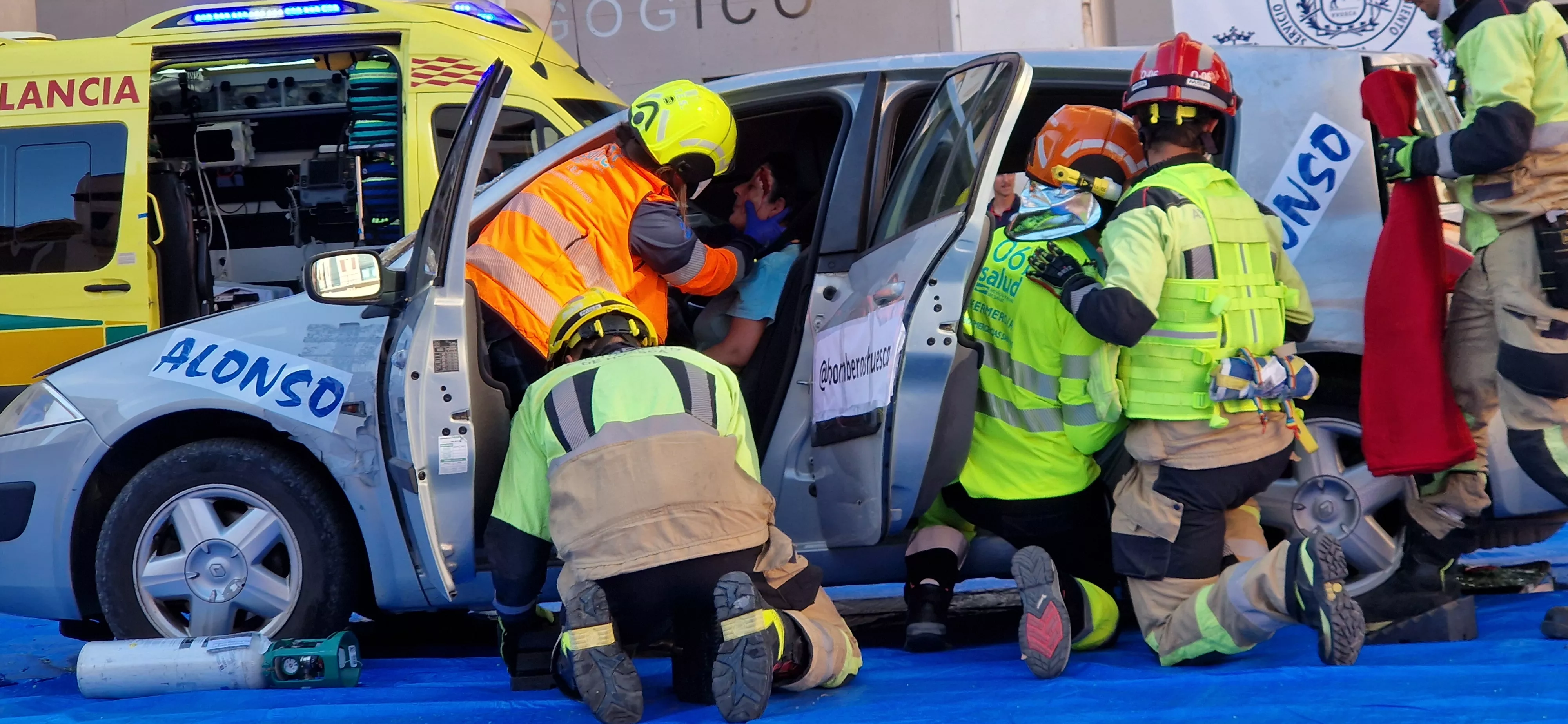 Simulacro de accidente en la plaza López Allué. Foto Myriam Martínez 