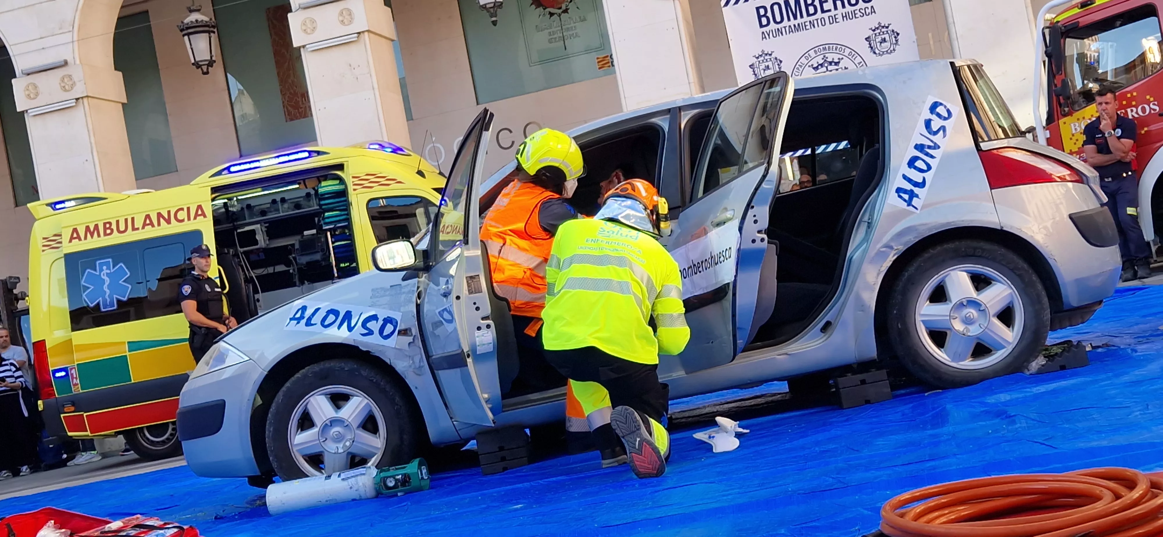 Simulacro de accidente en la plaza López Allué. Foto Myriam Martínez 