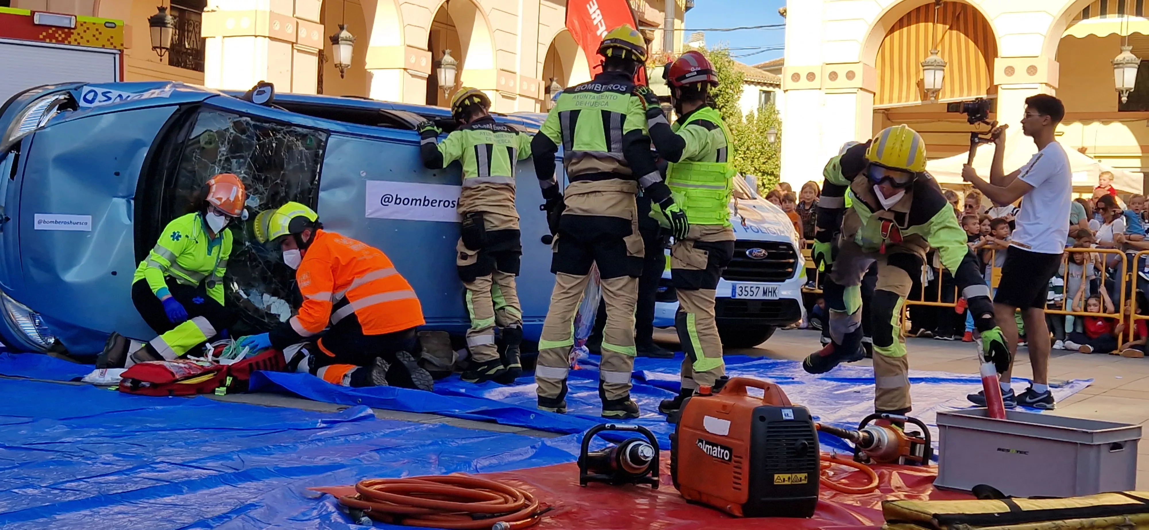 Simulacro de accidente en la plaza López Allué. Foto Myriam Martínez 