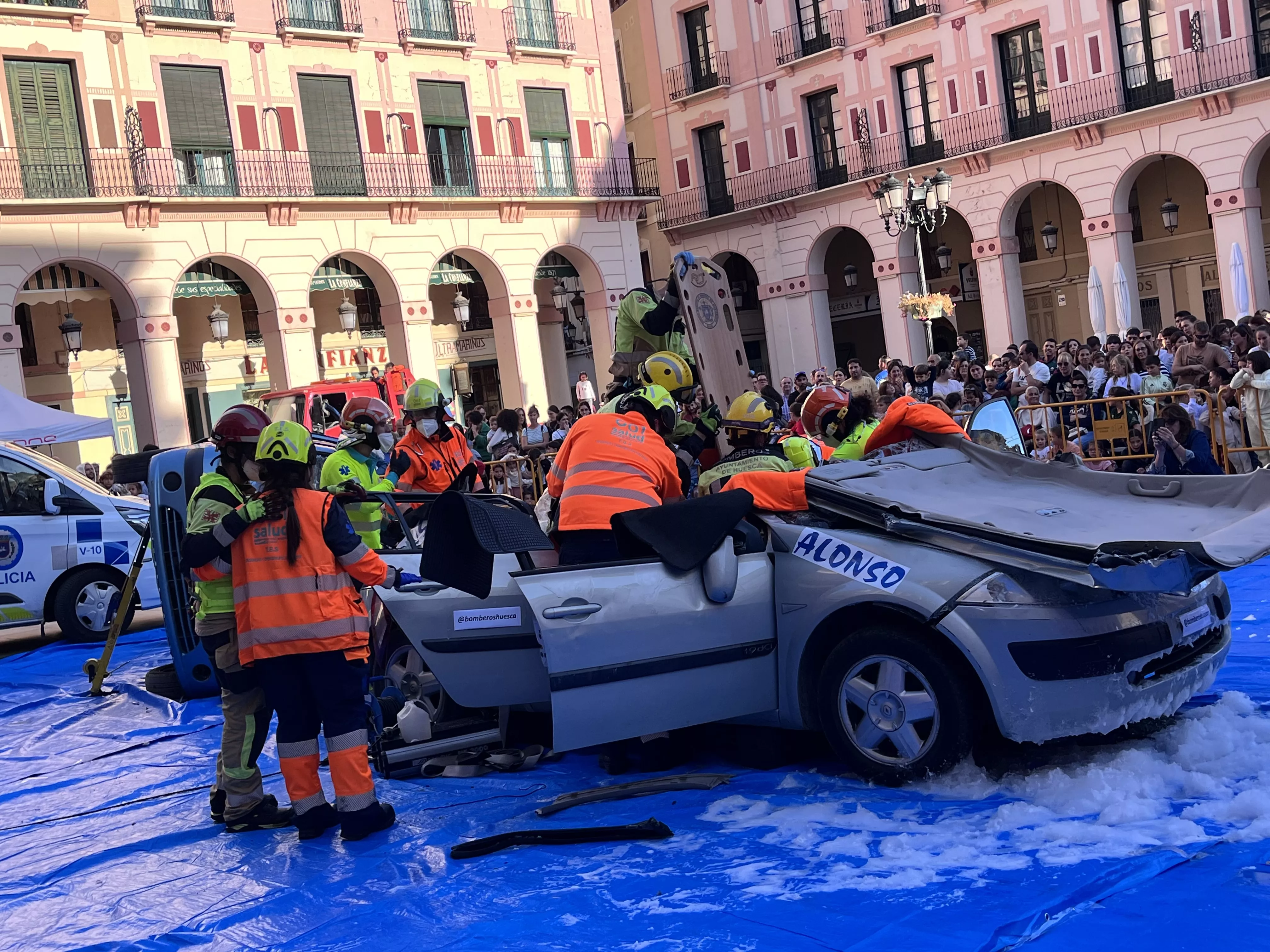 Simulacro de accidente en la plaza López Allué. Foto Myriam Martínez 