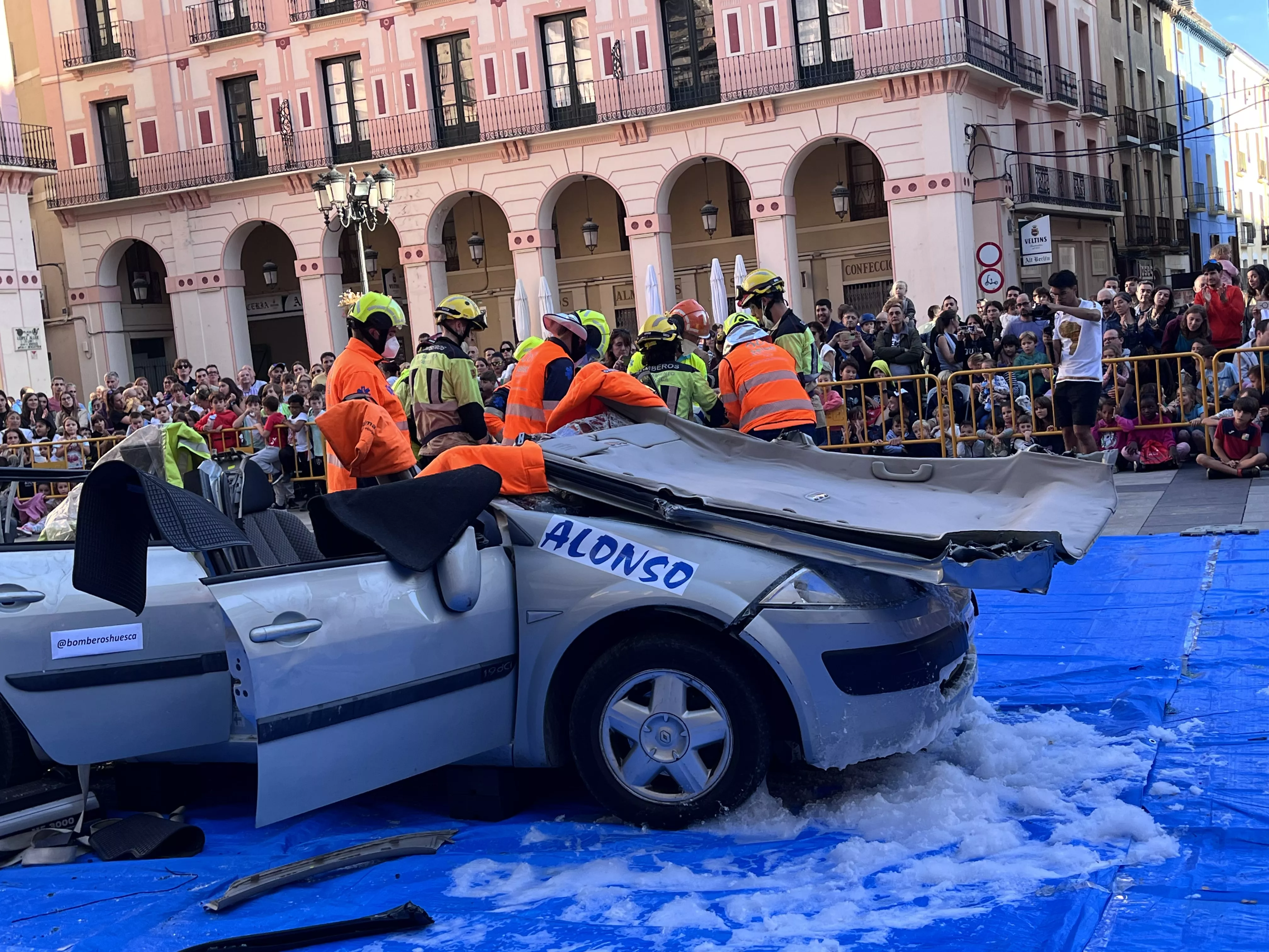 Simulacro de accidente en la plaza López Allué. Foto Myriam Martínez 