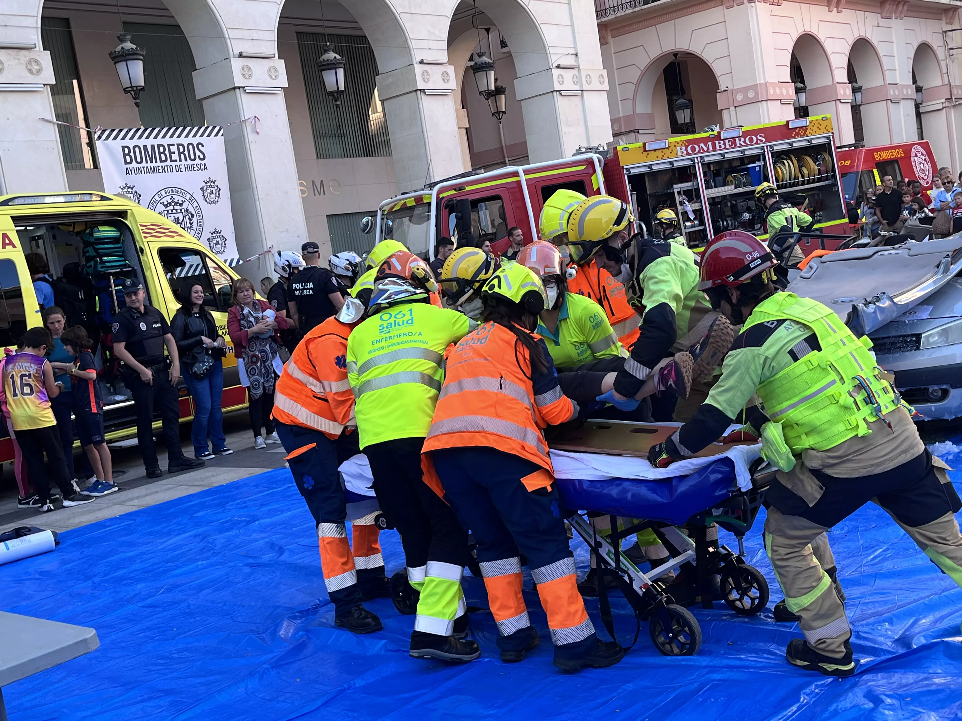 Simulacro de accidente en la plaza López Allué. Foto Myriam Martínez 