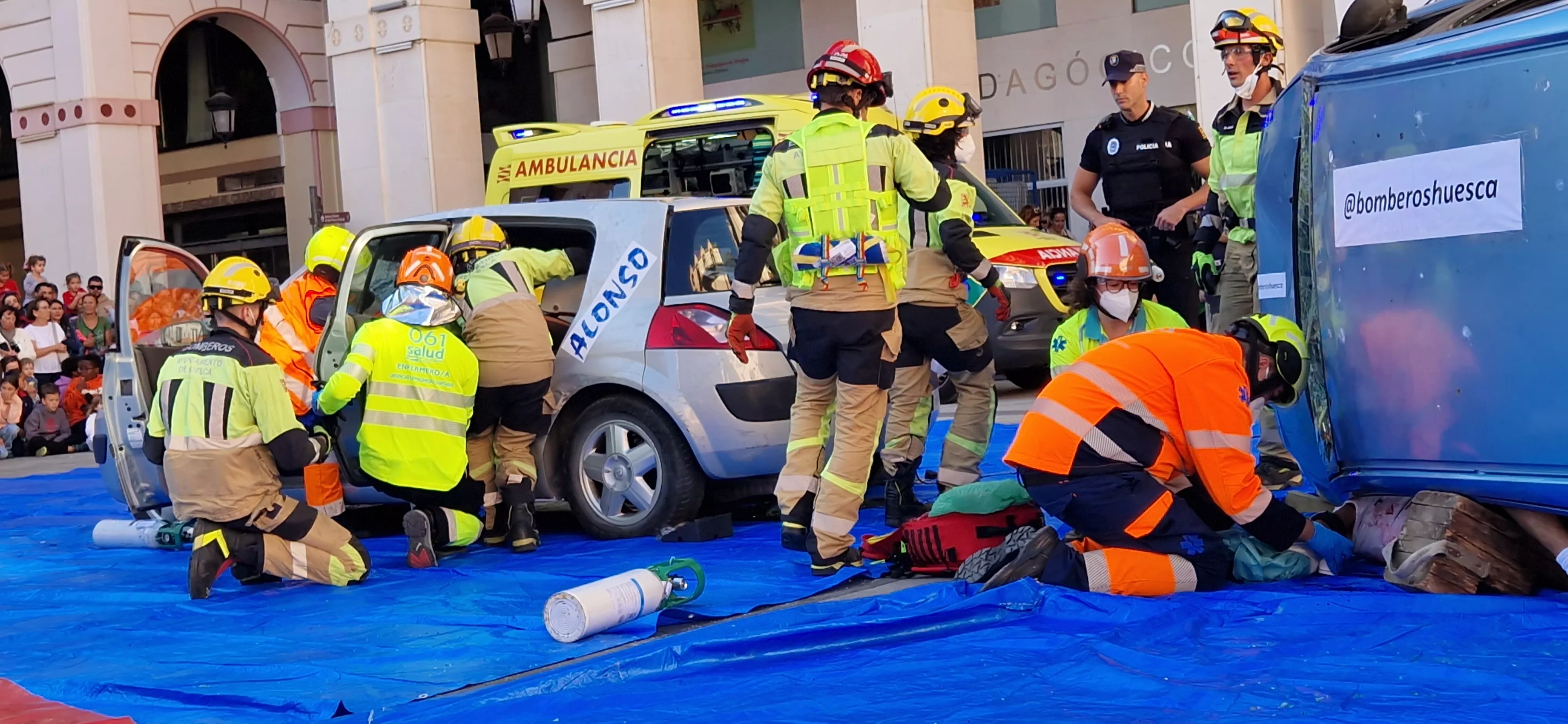 Huesca se estremece con un gran simulacro de accidente de tráfico Huesca se estremece con un gran simulacro de accidente de tráfico