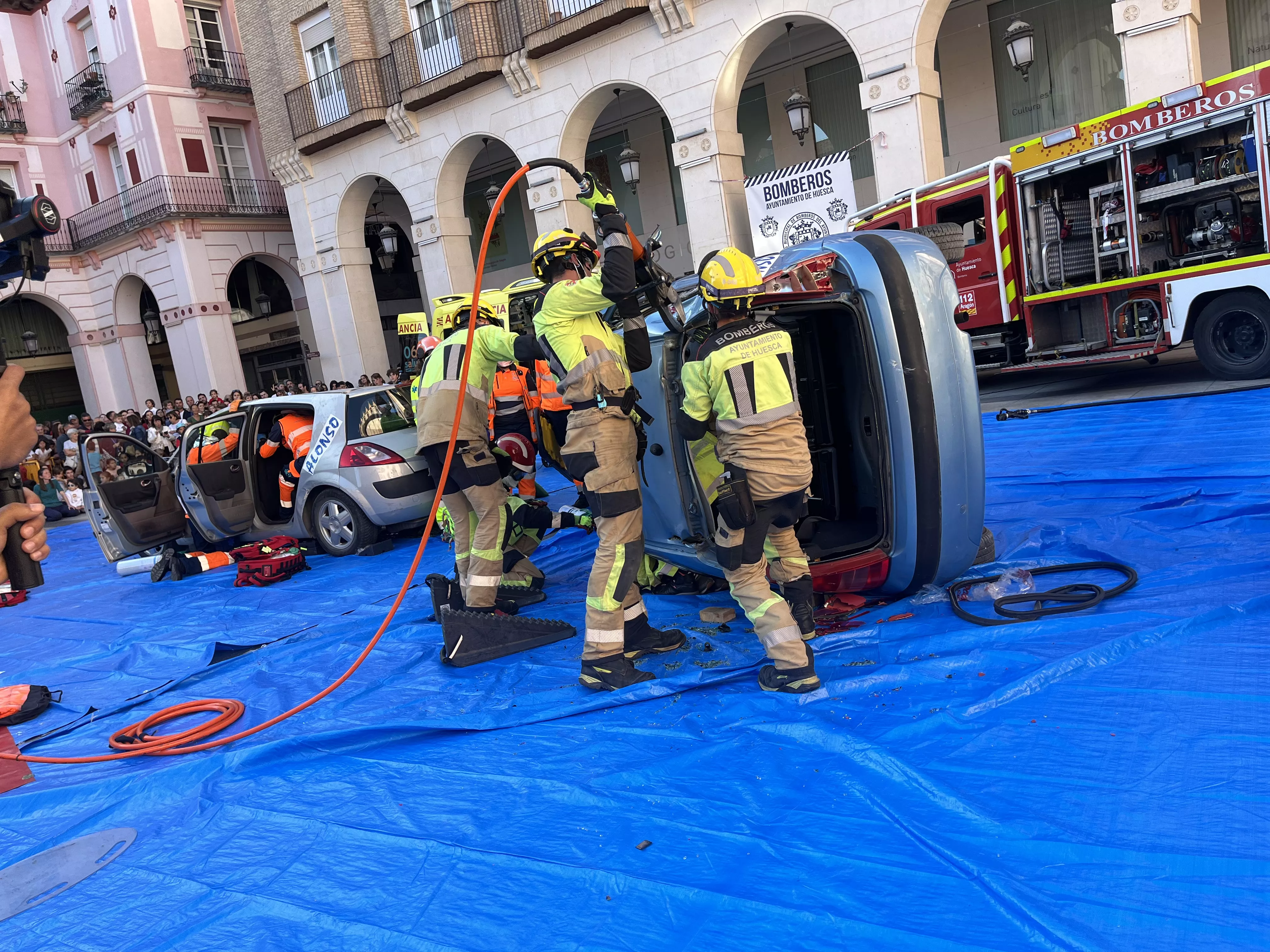 Simulacro de accidente en la plaza López Allué. Foto Myriam Martínez 