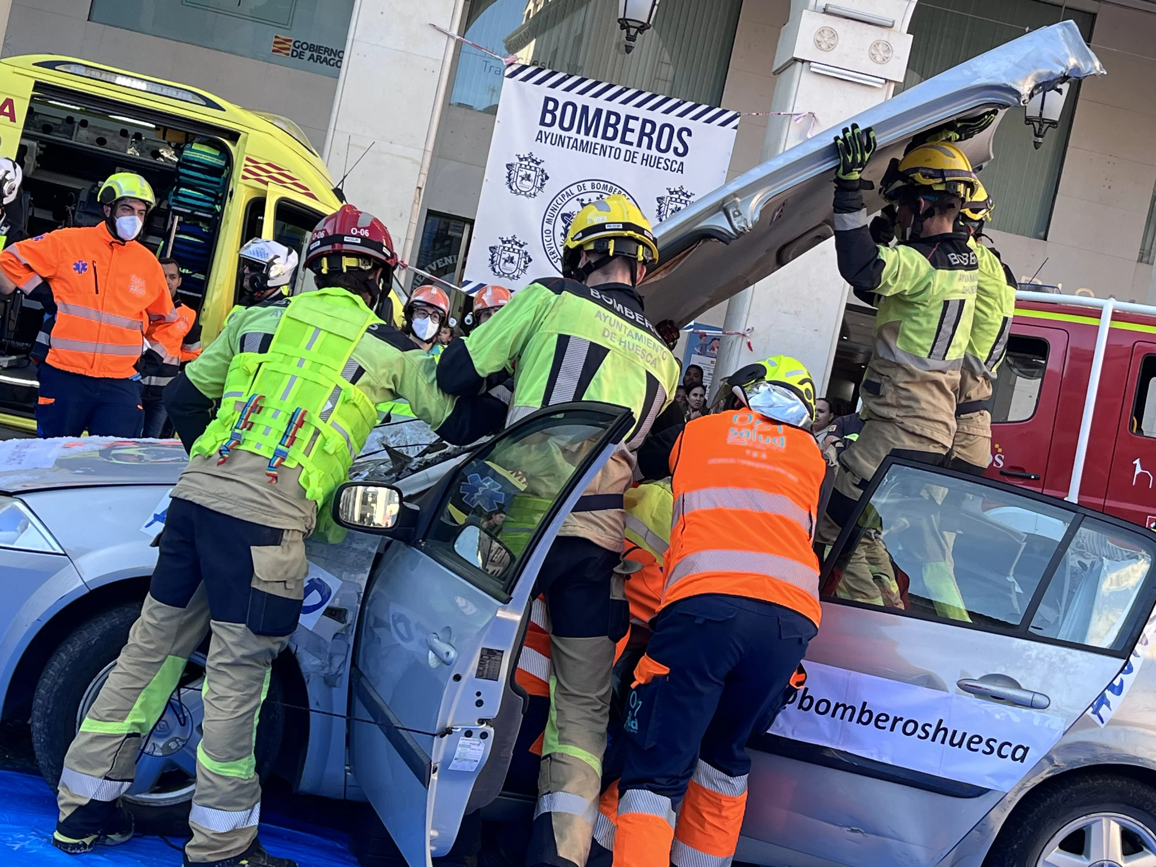 Simulacro de accidente en la plaza López Allué. Foto Myriam Martínez 