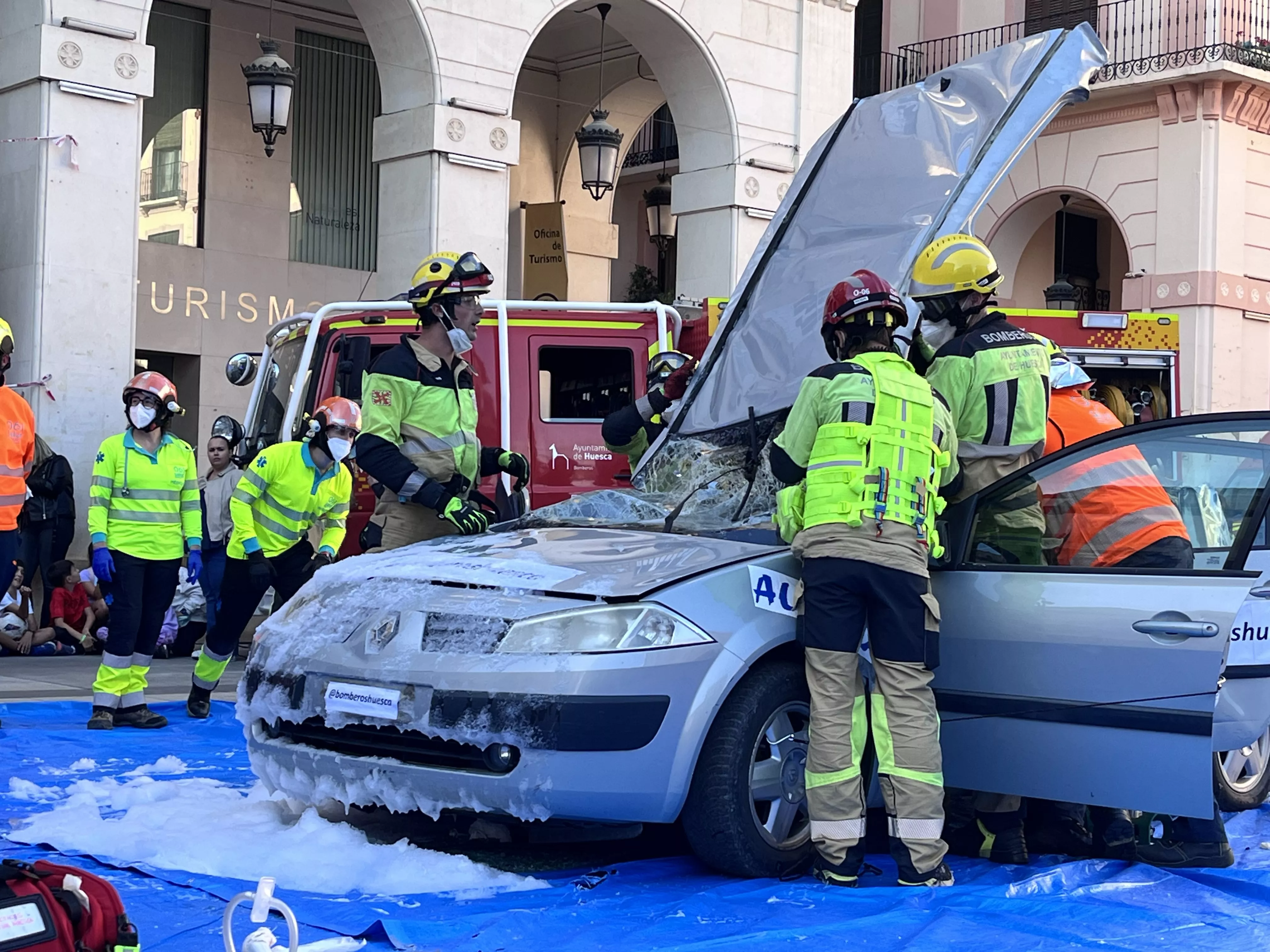 Simulacro de accidente en la plaza López Allué. Foto Myriam Martínez 