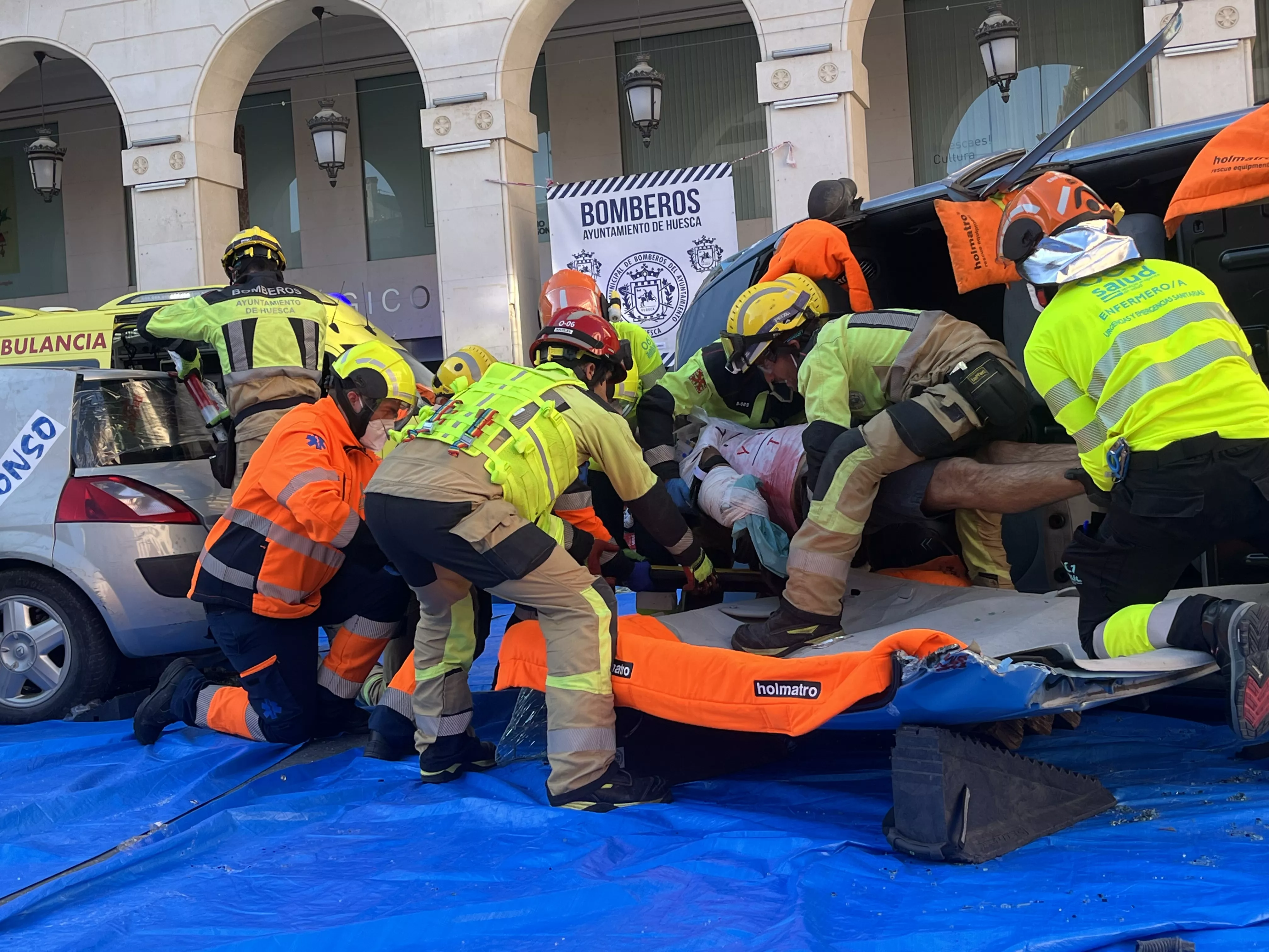 Simulacro de accidente en la plaza López Allué. Foto Myriam Martínez 