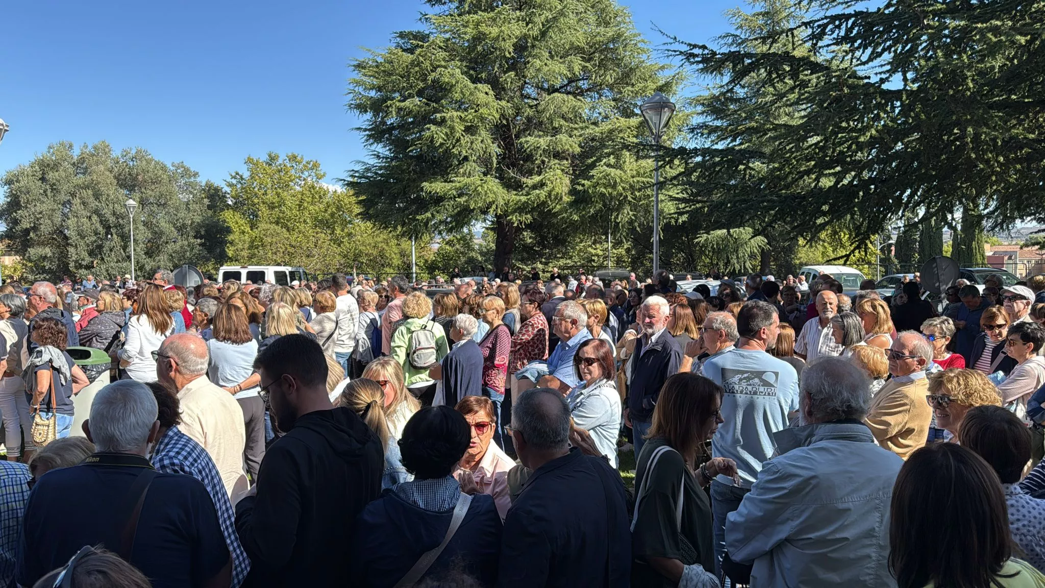 Concentración de la Plataforma en Defensa del Hospital de Barbastro