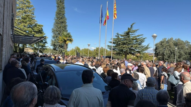 Concentración de la Plataforma en Defensa del Hospital de Barbastro Concentración de la Plataforma en Defensa del Hospital de Barbastro