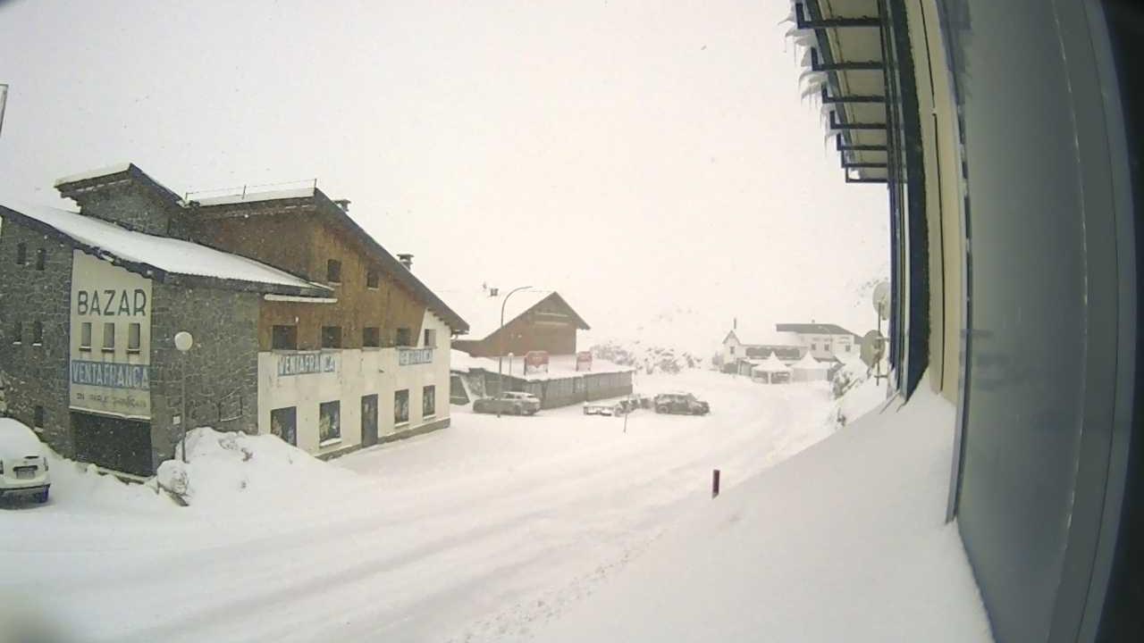 Aspecto la mañana de este lunes del paso de El Portalet