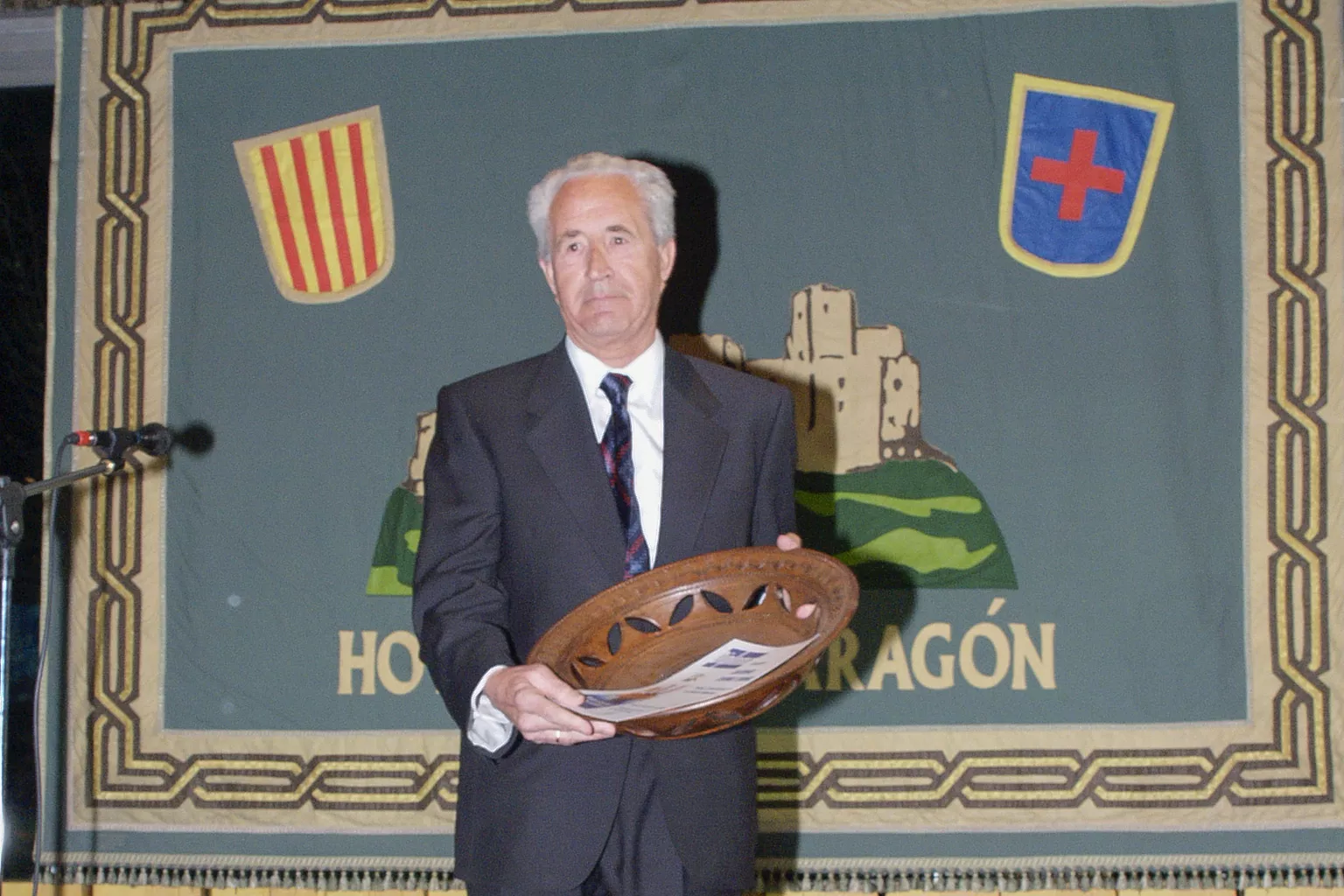 Antonio Turmo, con el Premio "Luis Garcés" a los Valores Humanos en 2005. Foto: Alejandro Sanagustín
