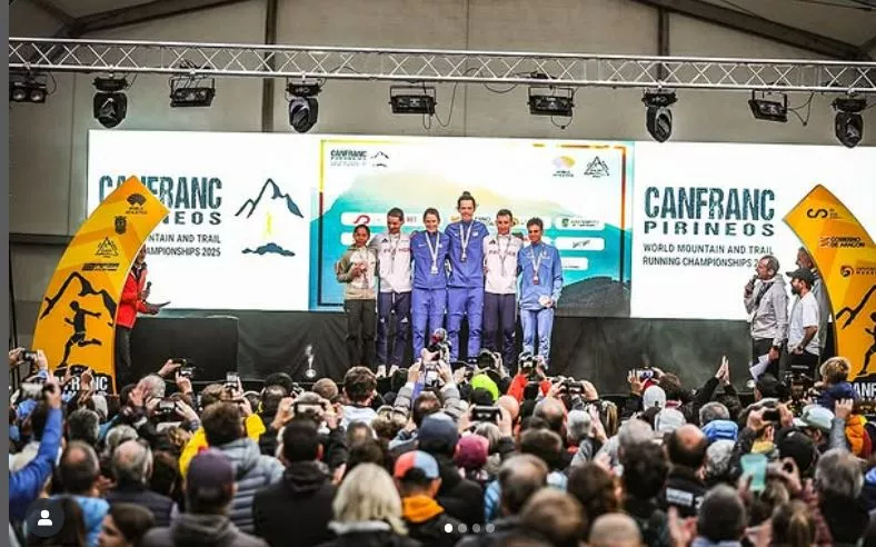 Podio hombres mujeres