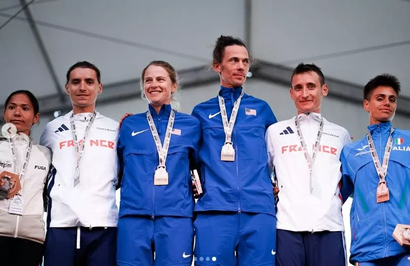 Podio masculino y femenino