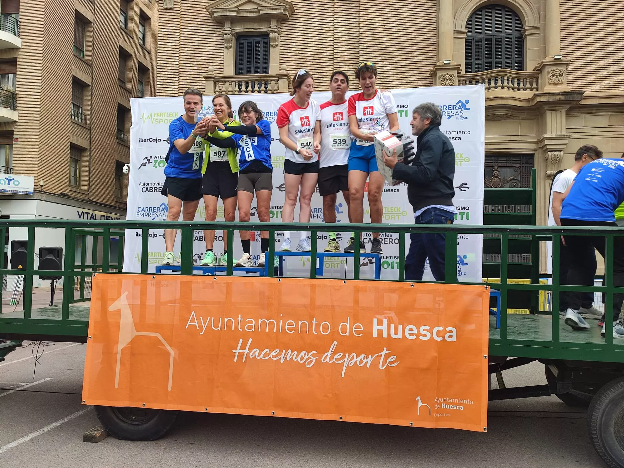 Podio mixto, dos mujeres y un hombre. II Carrera Esic Empresas Huesca