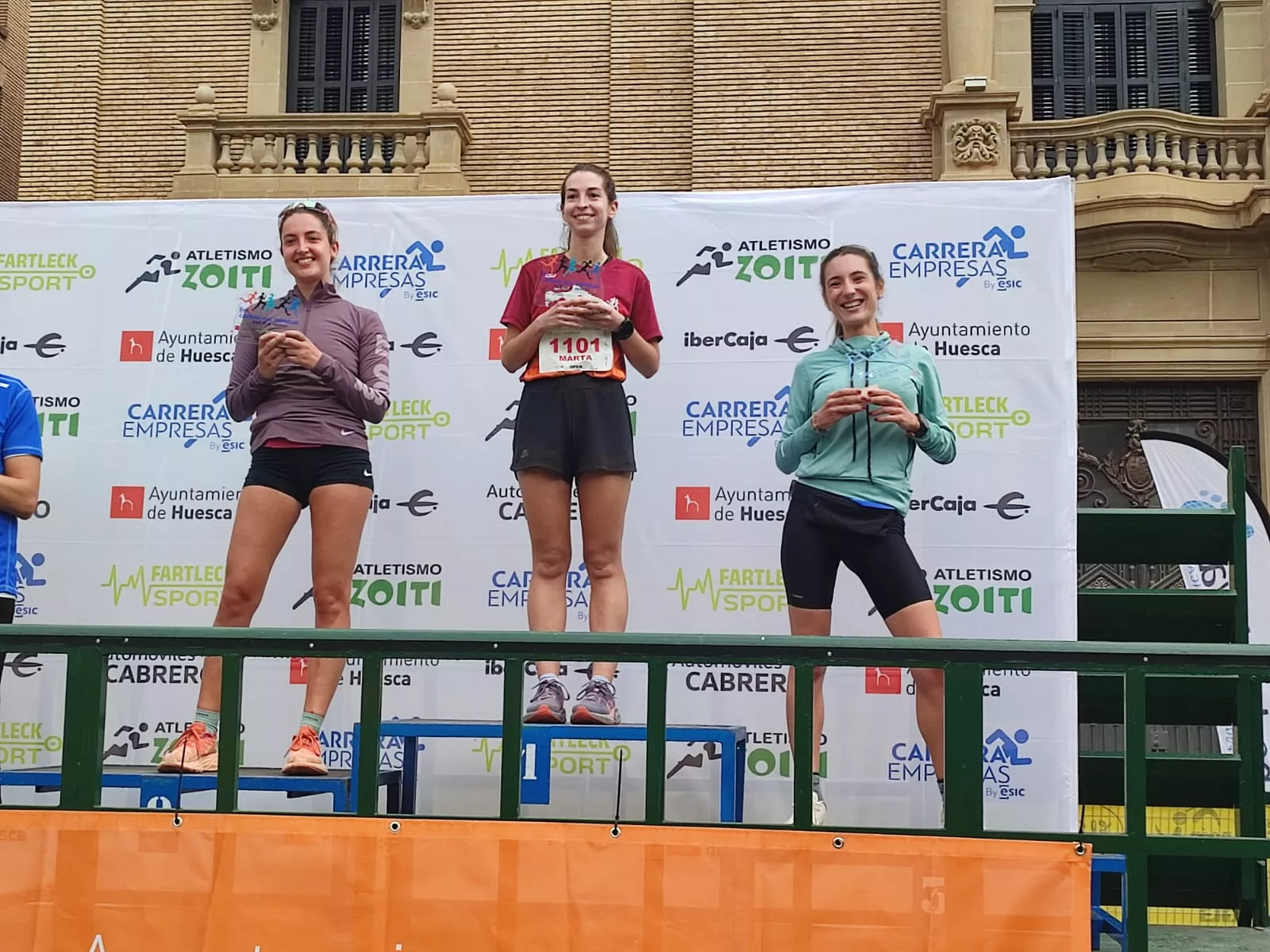 Podio Open femenino. II Carrera Esic Empresas Huesca