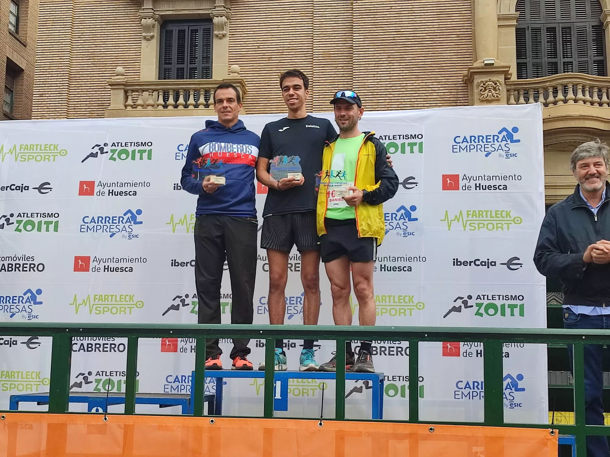 Podio Open masculino. II Carrera Esic Empresas Huesca
