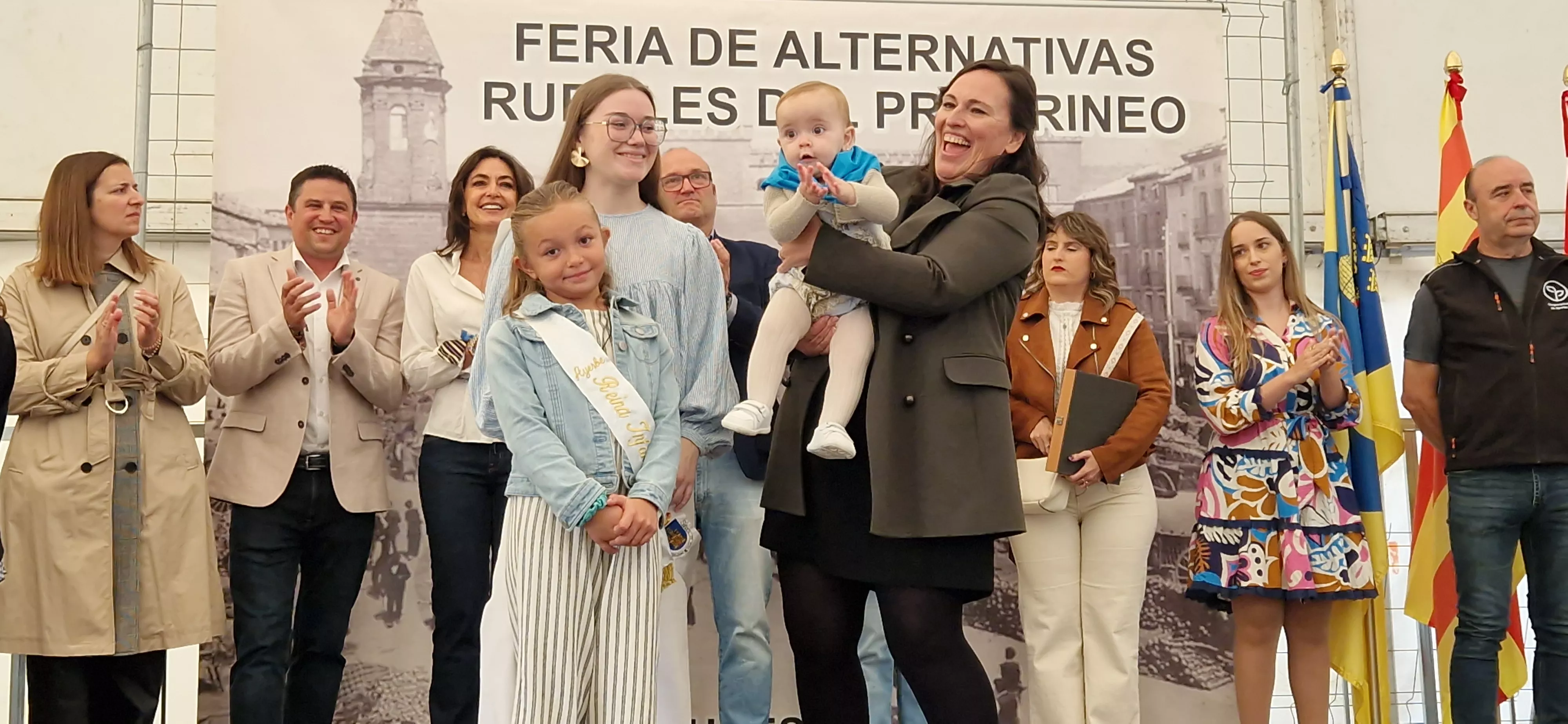 Homenaje a los recién nacidos de Ayerbe en la Feria del Prepirineo 2025. Foto Myriam Martínez