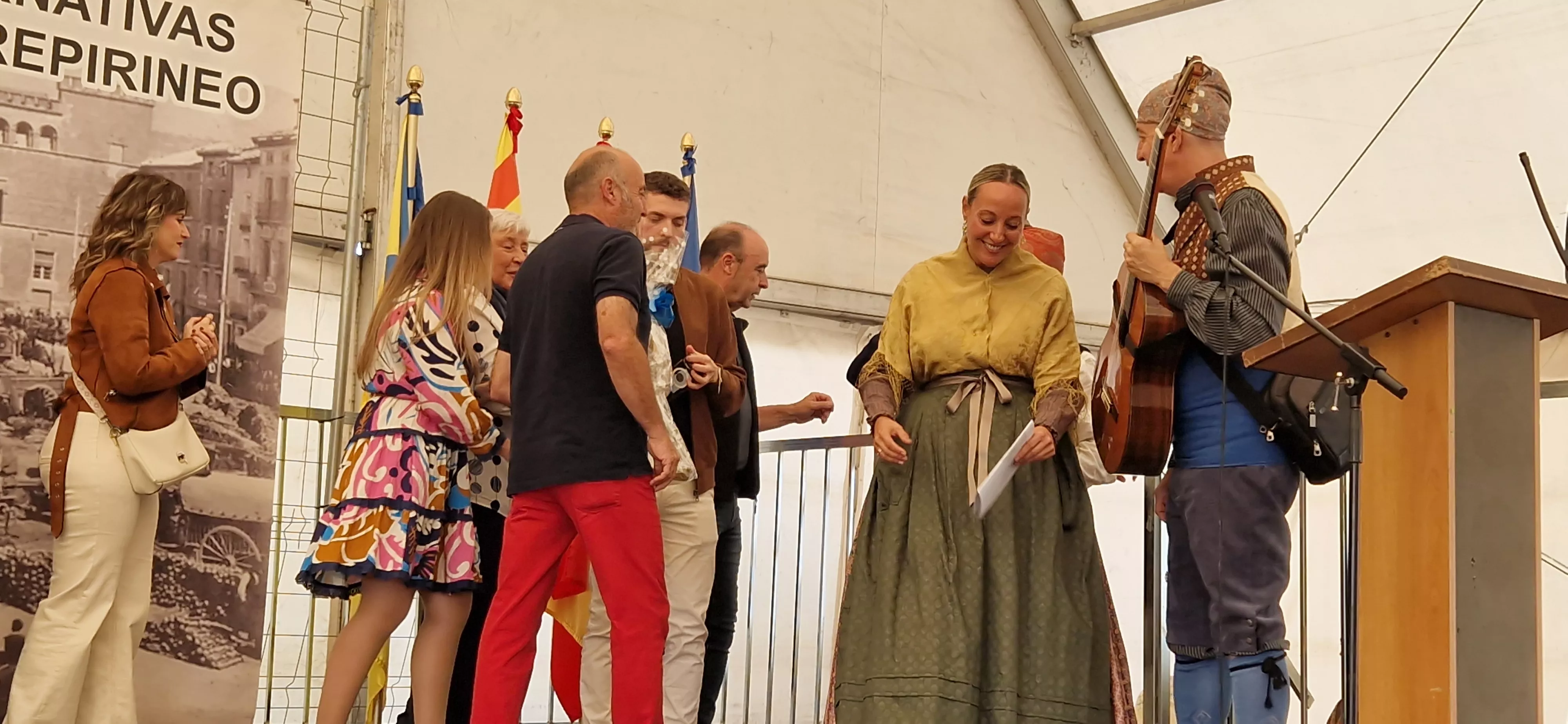Entrega de la Dama de Ayerbe en la Feria del Prepirineo 2025. Foto Myriam Martínez