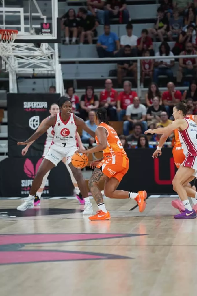 Imágenes de la final de la Supercopa LF Endesa. Foto: Dani Vidal @fotomaniafut