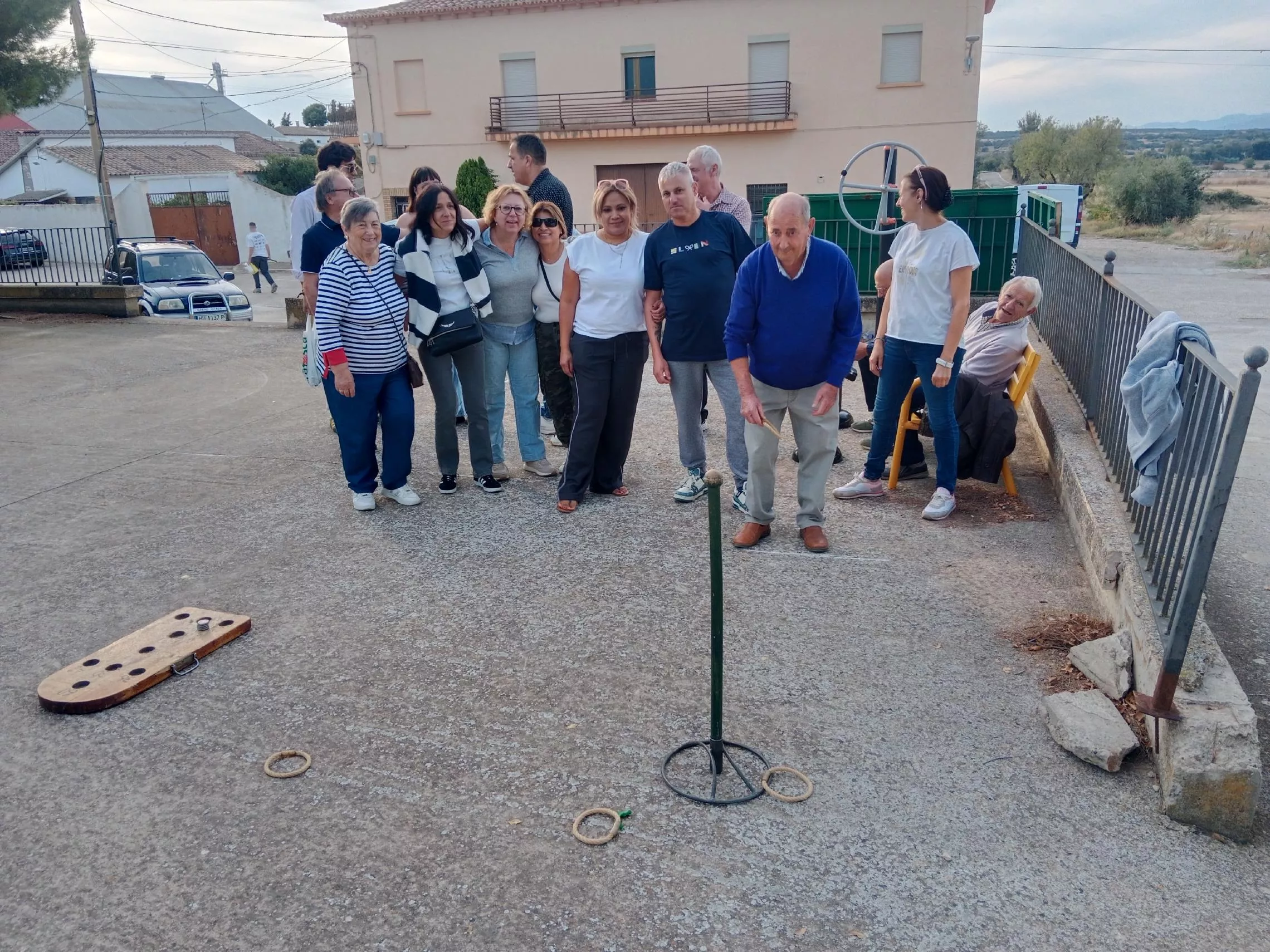 Juegos tradicionales en Alcalá del Obispo, anillas
