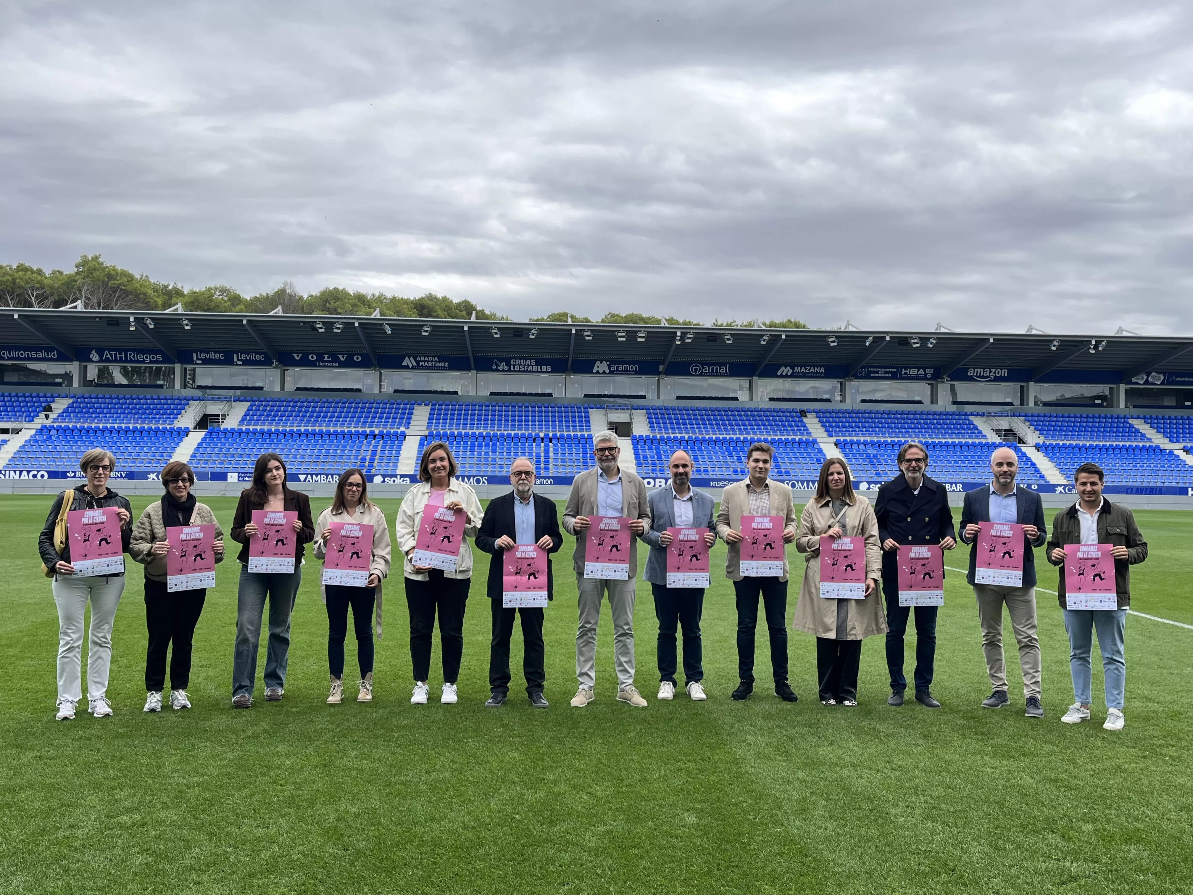 Presentación de la Carrera Huesca Contra el Cáncer en El Alcoraz. Foto: Adri Mora
