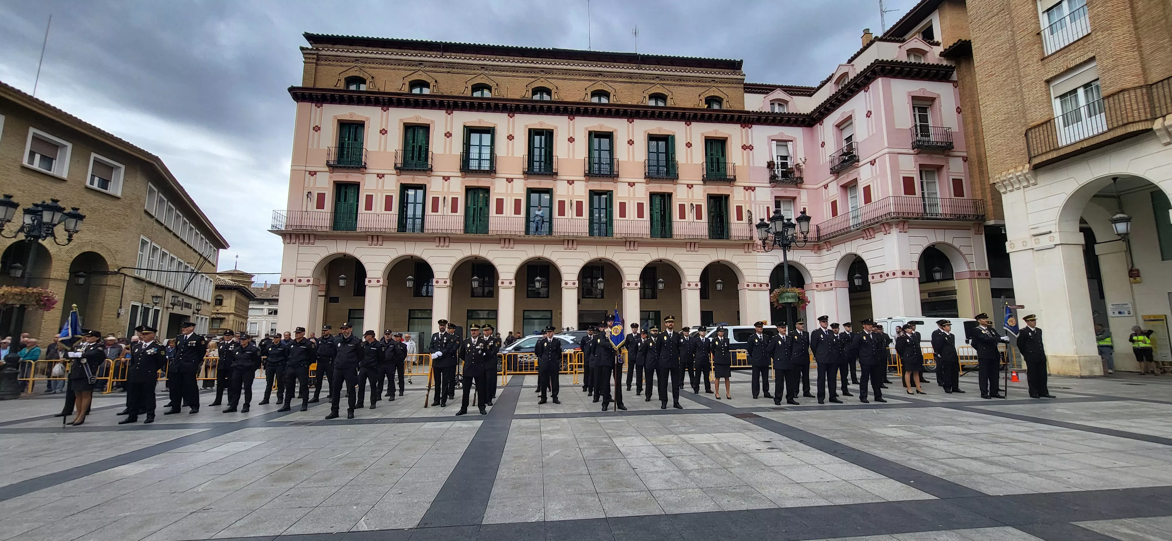 Celebración del Día de la Policía Nacional en Huesca. Foto Mercedes Manterola
