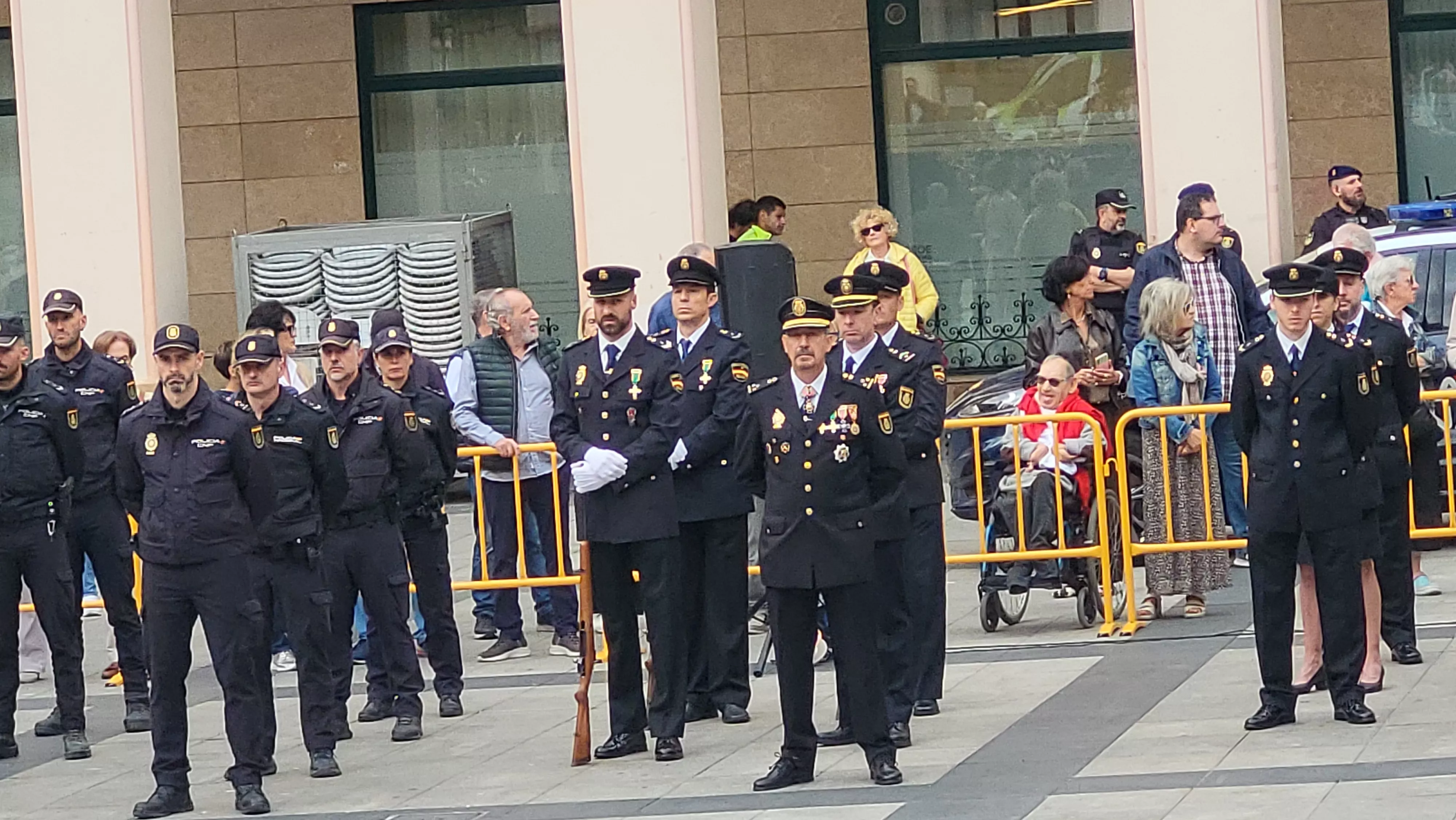 Celebración del Día de la Policía Nacional en Huesca. Foto Mercedes Manterola