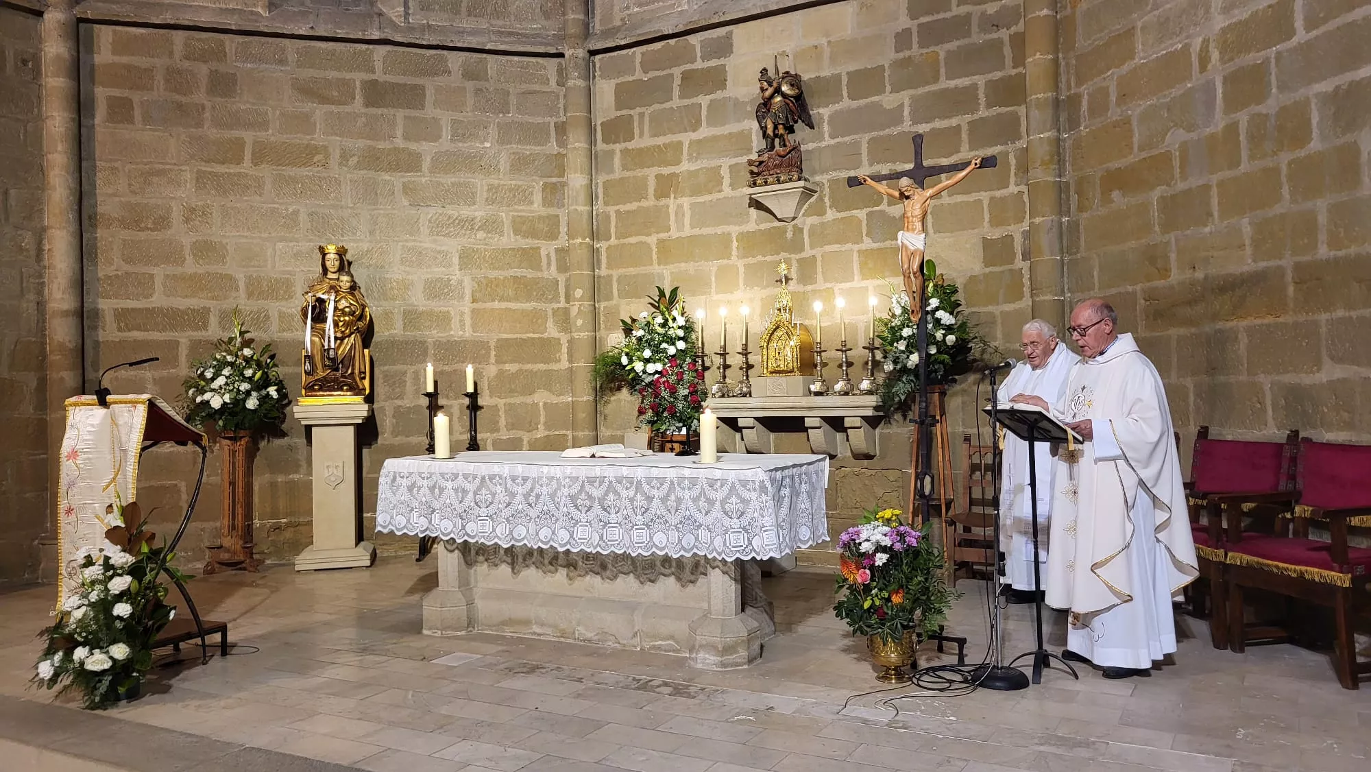 Celebración de San Miguel y la entrega del céntimo del Ayuntamiento de Huesca a las Miguelas