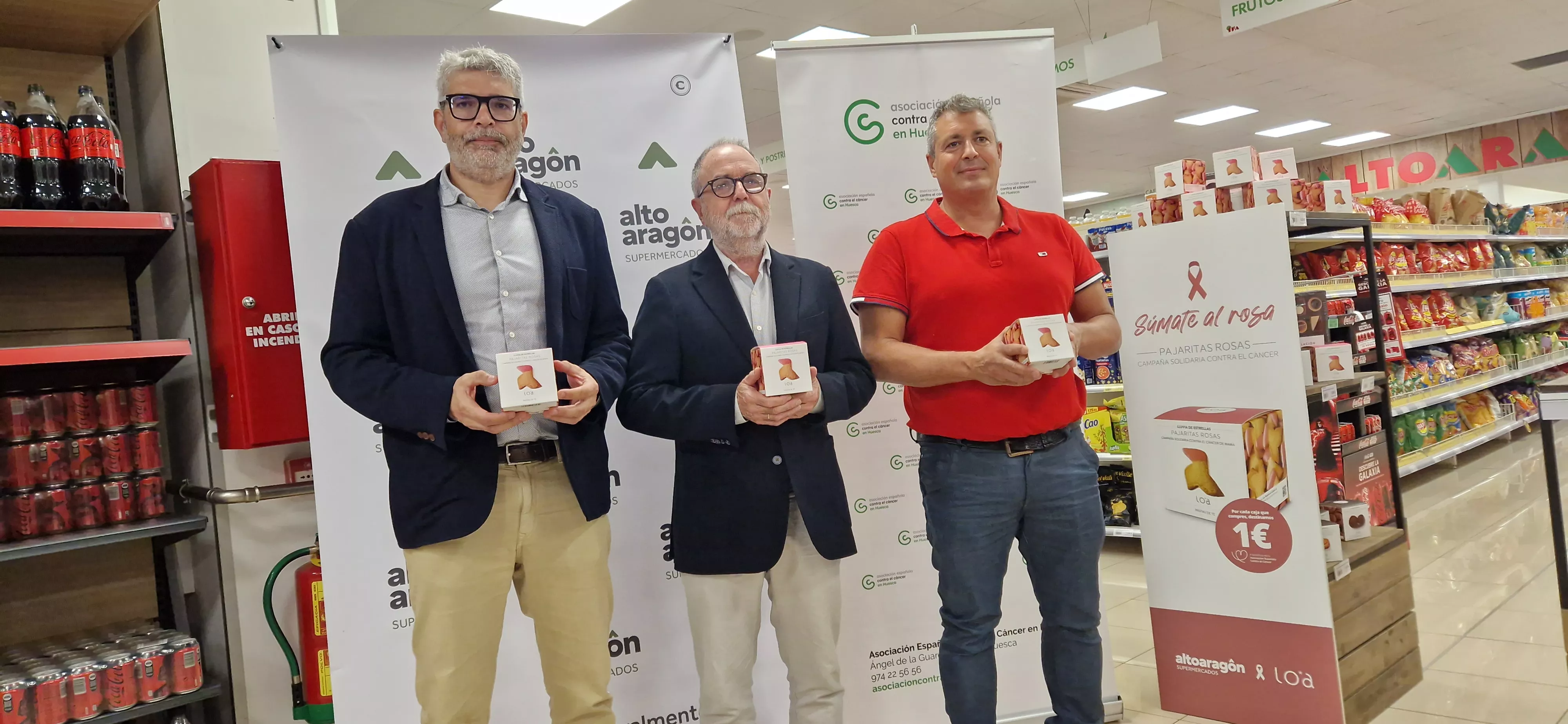 Agustín Cabrero, José Manuel Ramón y Cjal y Pedro José Sánchez, presentando las pajaritas. Foto Myriam Martínez