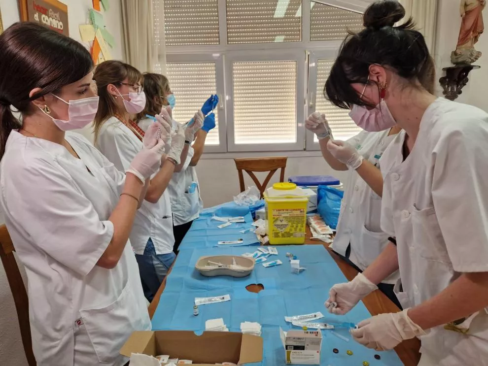 Aragón inicia la campaña de vacunación 2025-2026 en residencias de mayores Aragón inicia la campaña de vacunación 2025-2026 en residencias de mayores