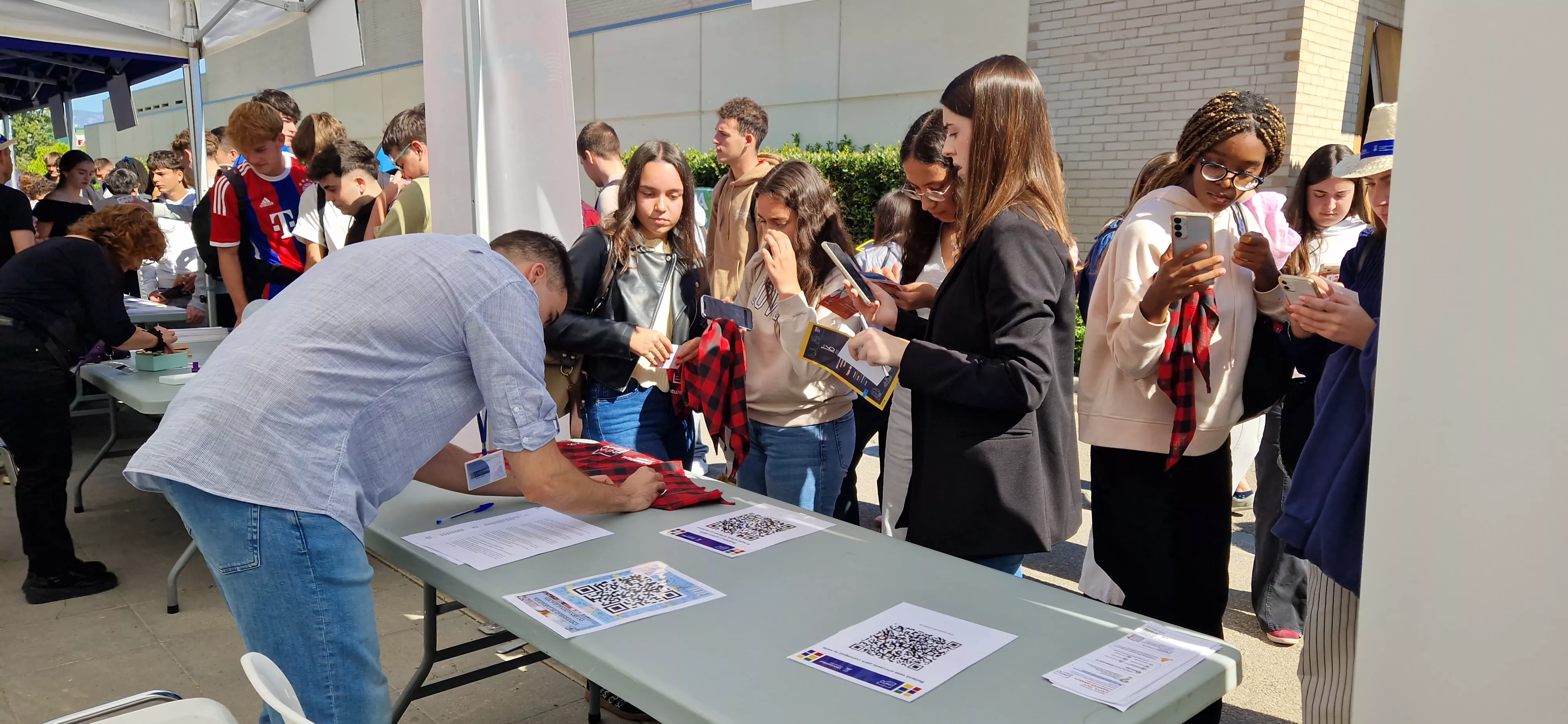 Fiesta de bienvenida del Campus de Huesca curso 2025/2026. Foto Myriam Martínez