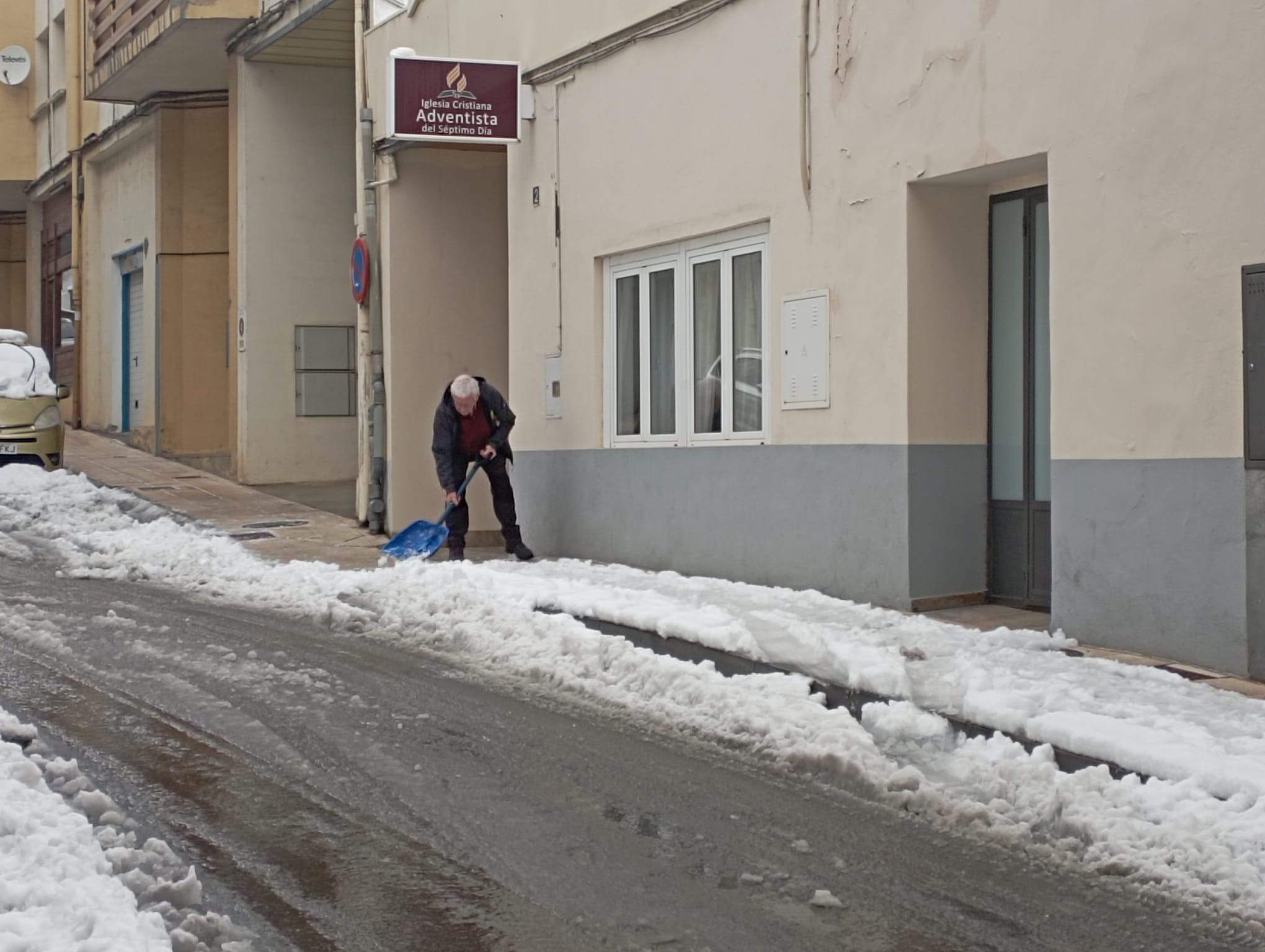 Limpieza de calle en Sabiñánigo
