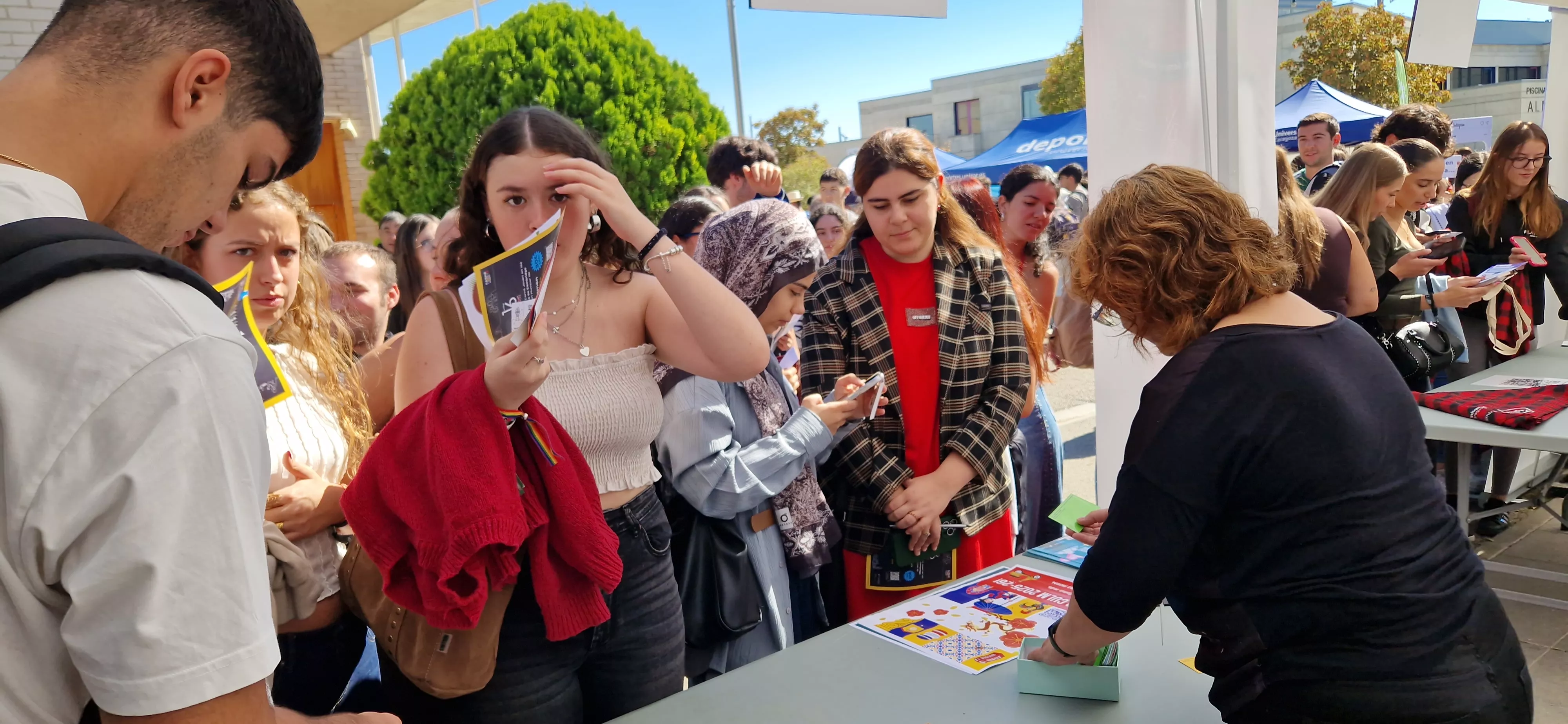 Fiesta de bienvenida del Campus de Huesca curso 2025/2026. Foto Myriam Martínez