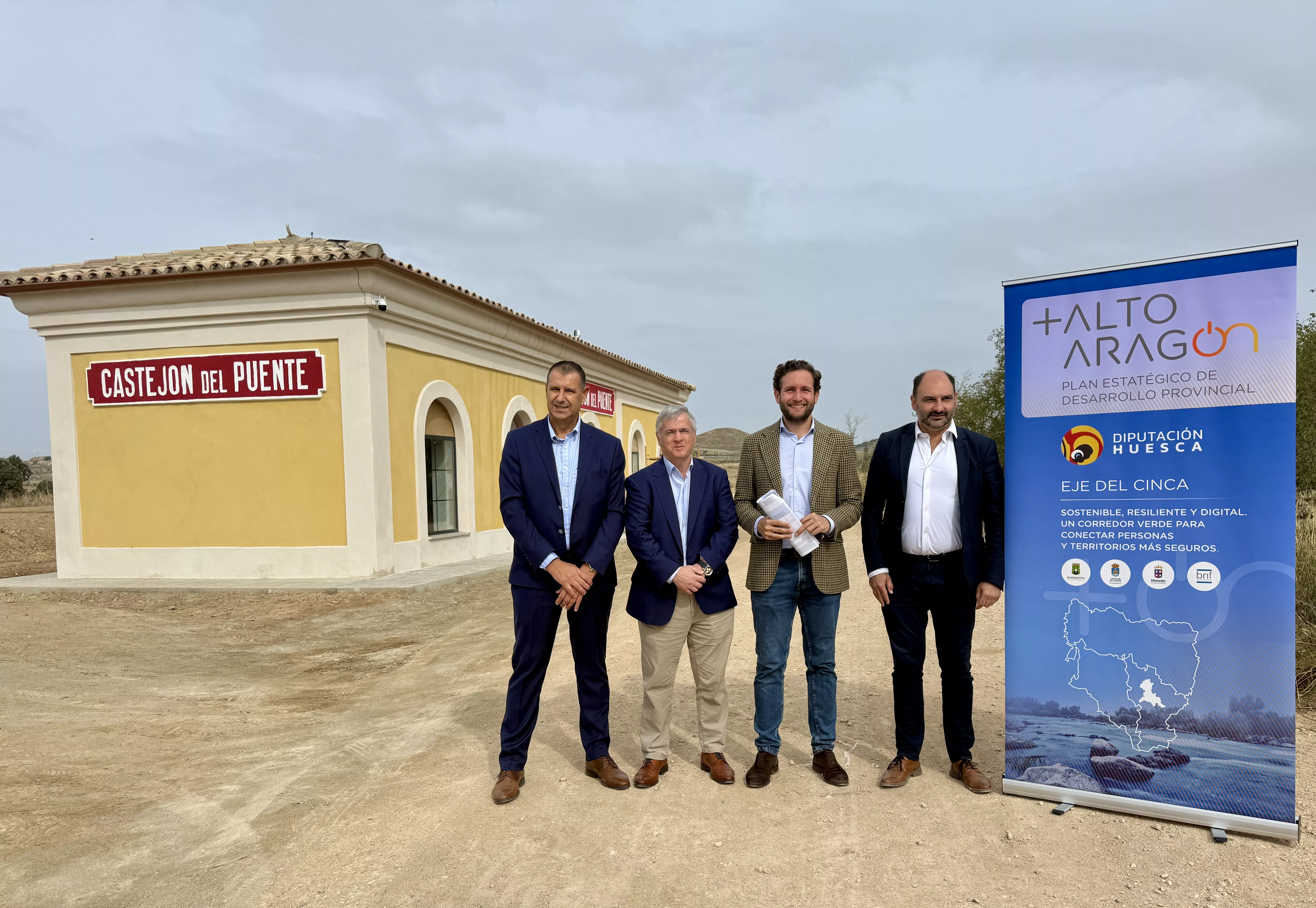 Sergio Serra, Antonio Comps, Isaac Claver y Fernando Torres en la vía verde