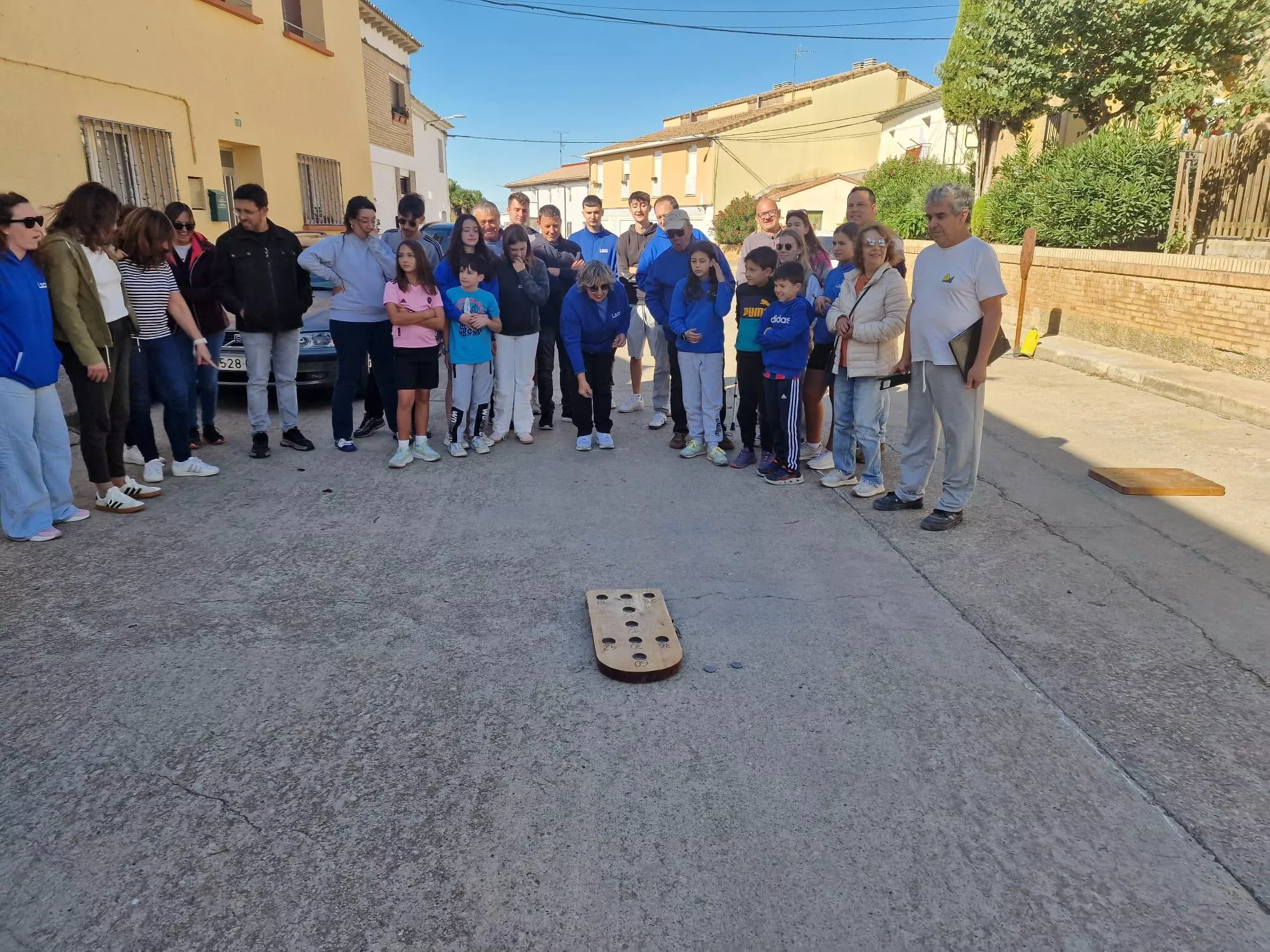 Juegos tradicionales aragoneses en Lascasas, hoyetes