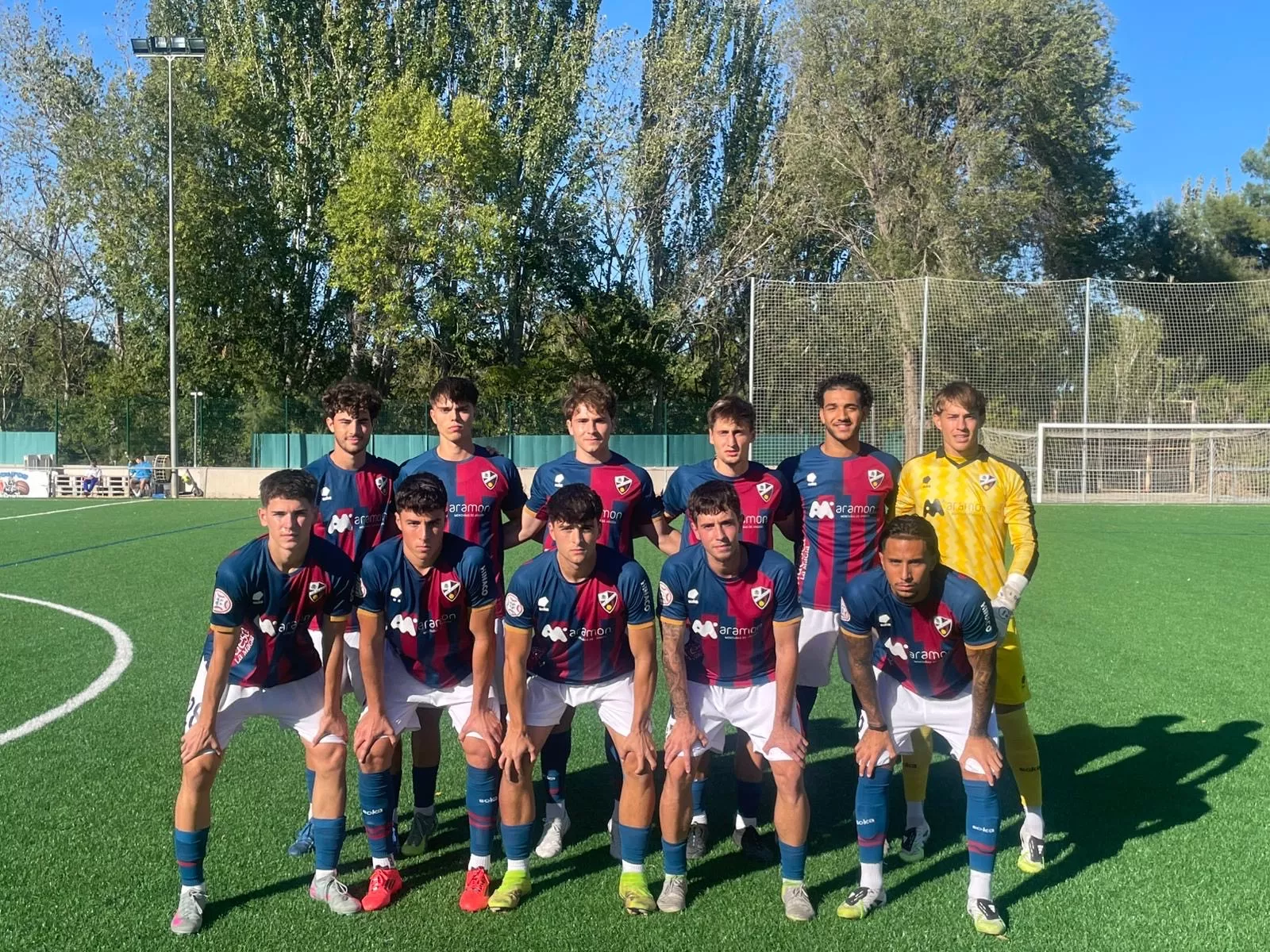 Trabajada victoria del Huesca B para volver a sonreír (1-2)