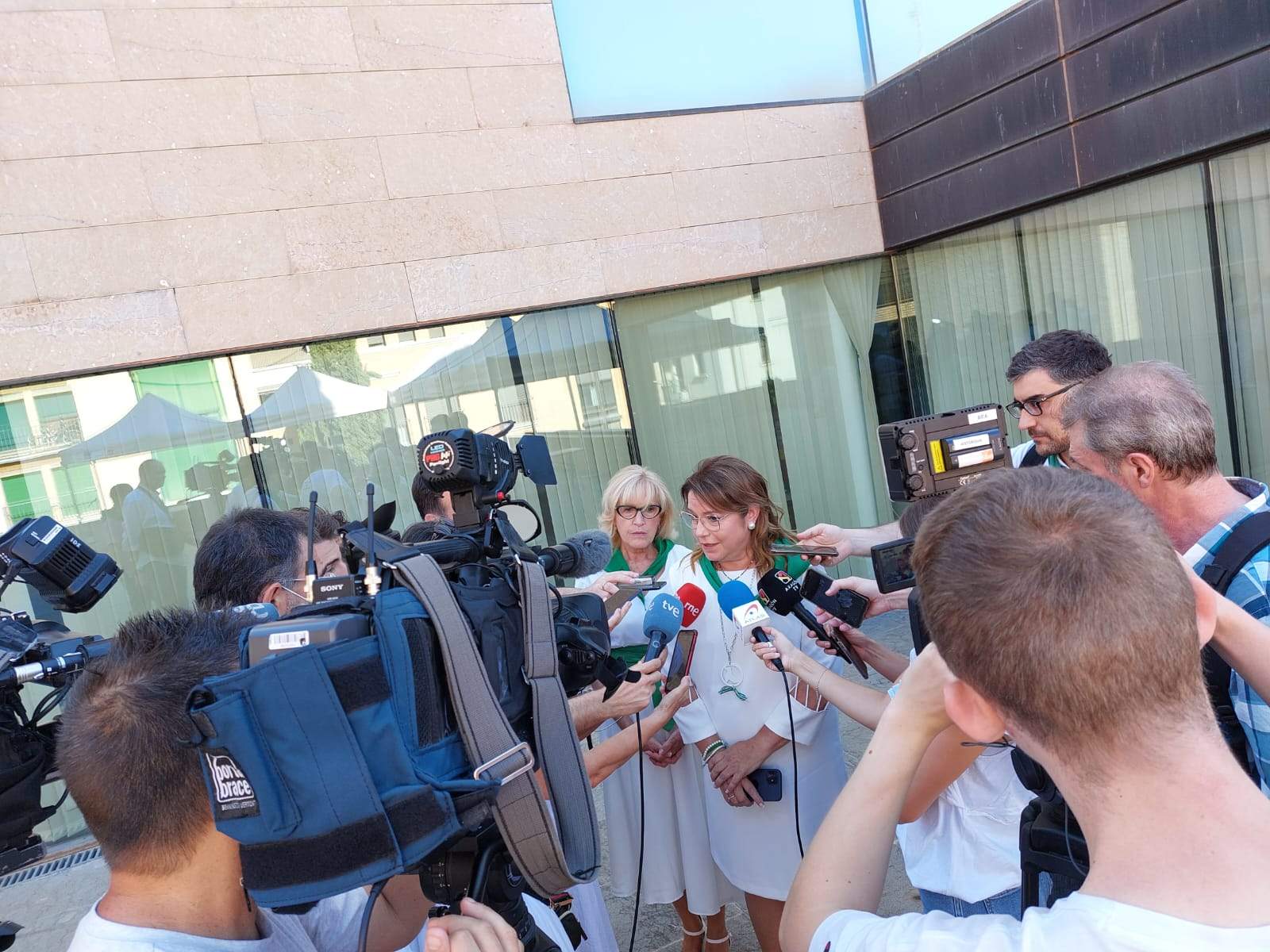 Rosa Serrano y Silvia Salazar, en la comparecencia de esta mañana